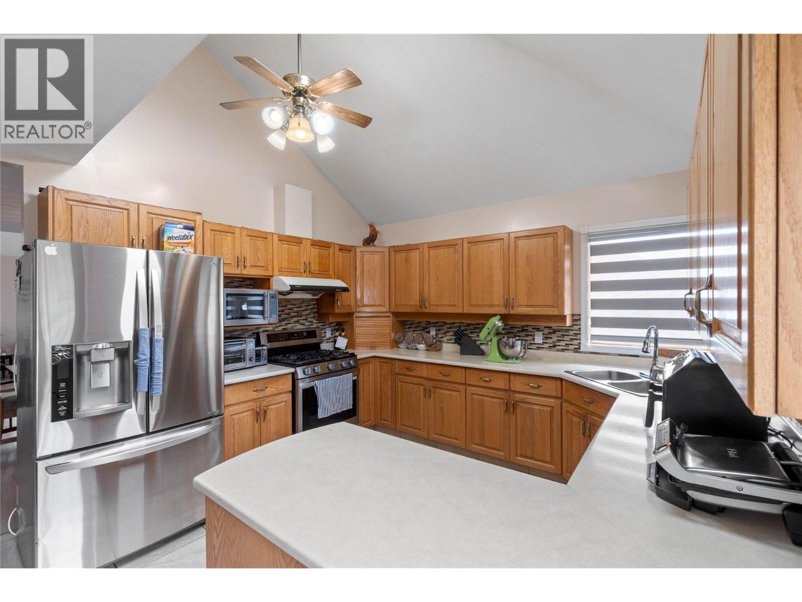 864 NICOLANI Drive - 5