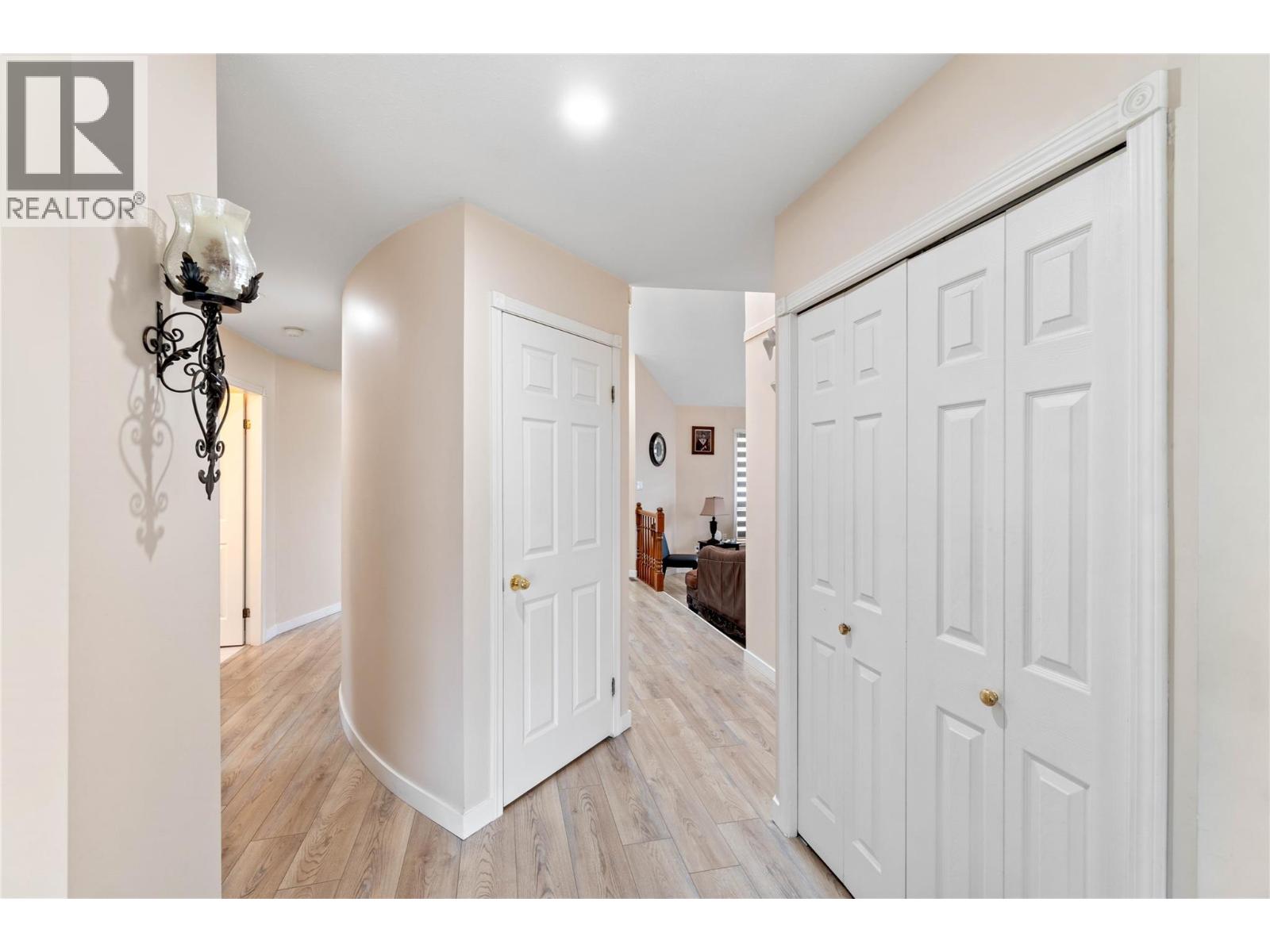 864 NICOLANI Drive - 38