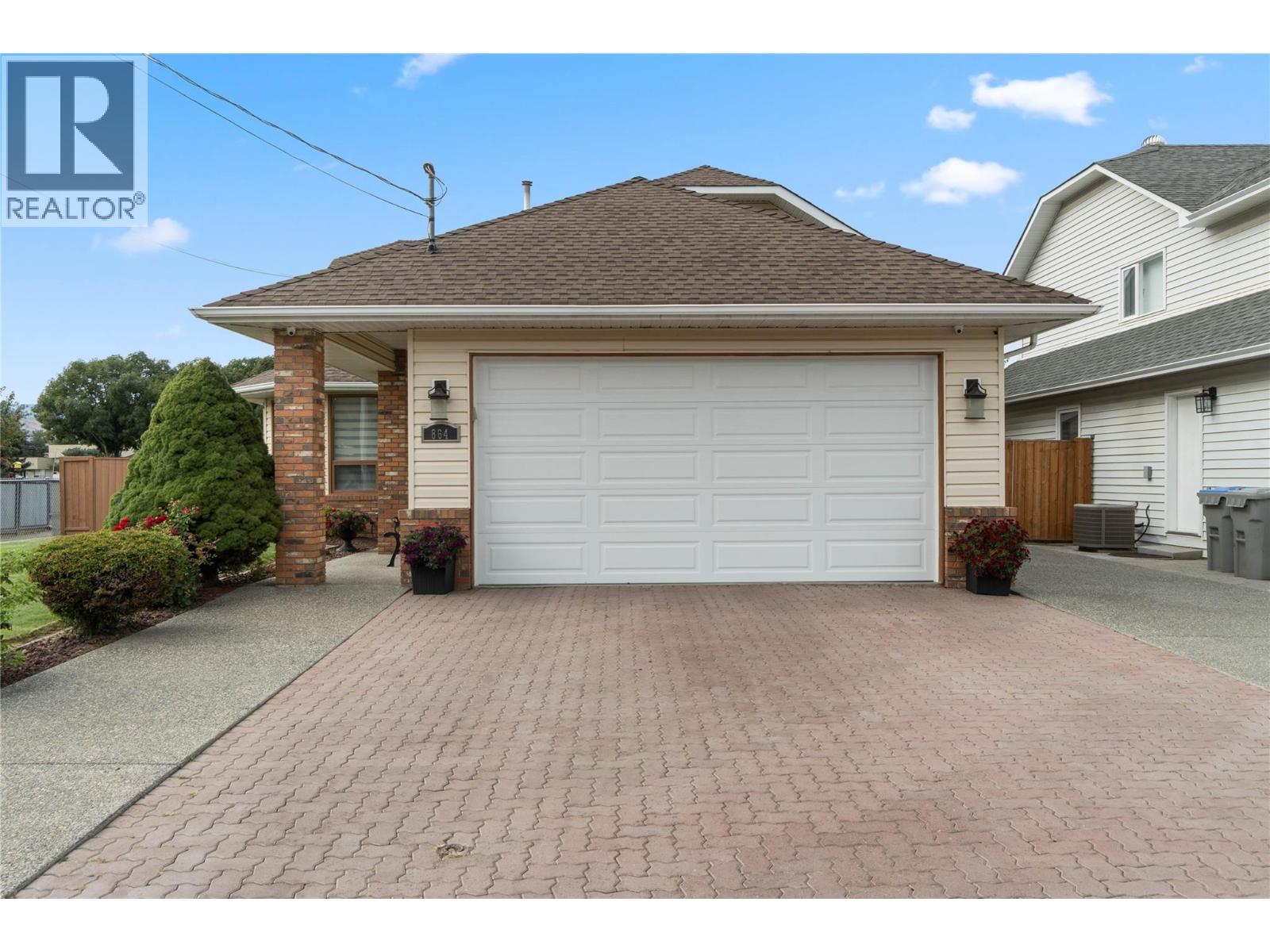 864 NICOLANI Drive, Kamloops