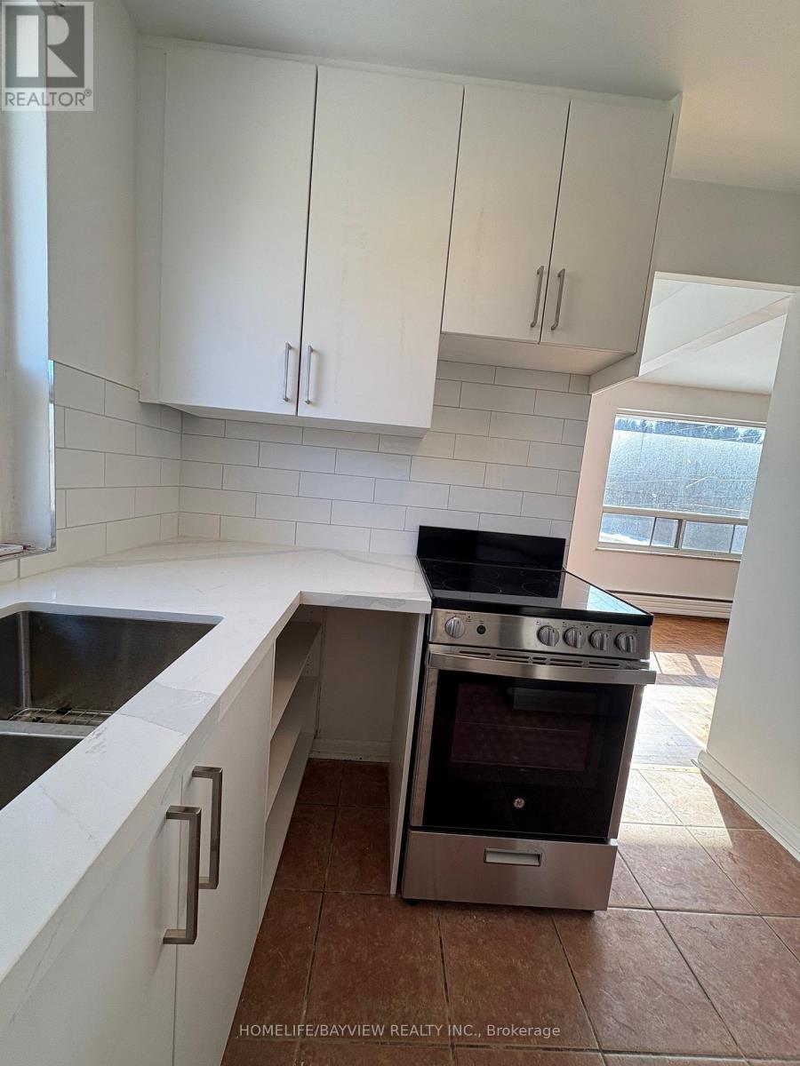 550 Lansdowne Unit 5 photo 5