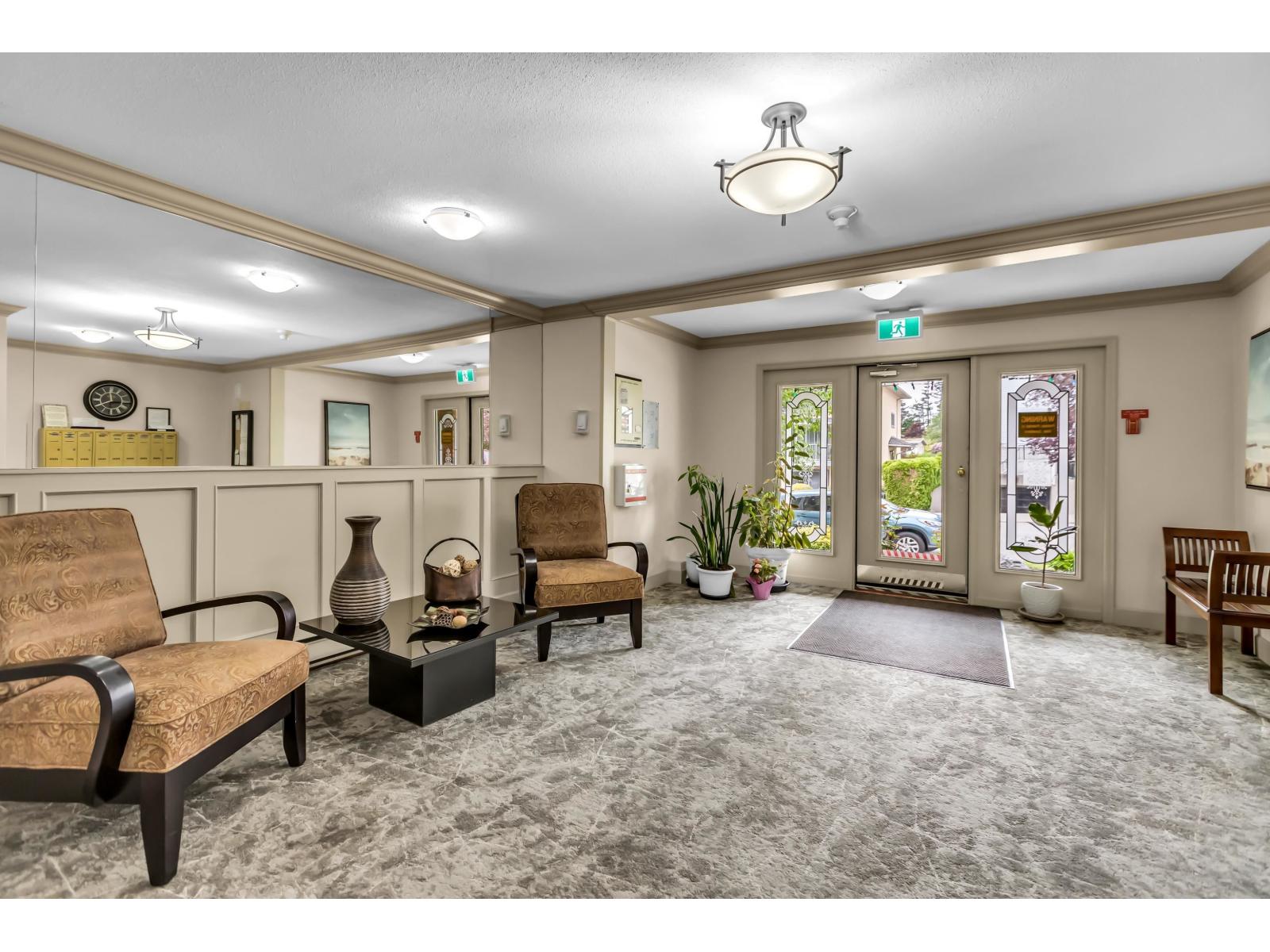 204 1458 BLACKWOOD STREET, White Rock