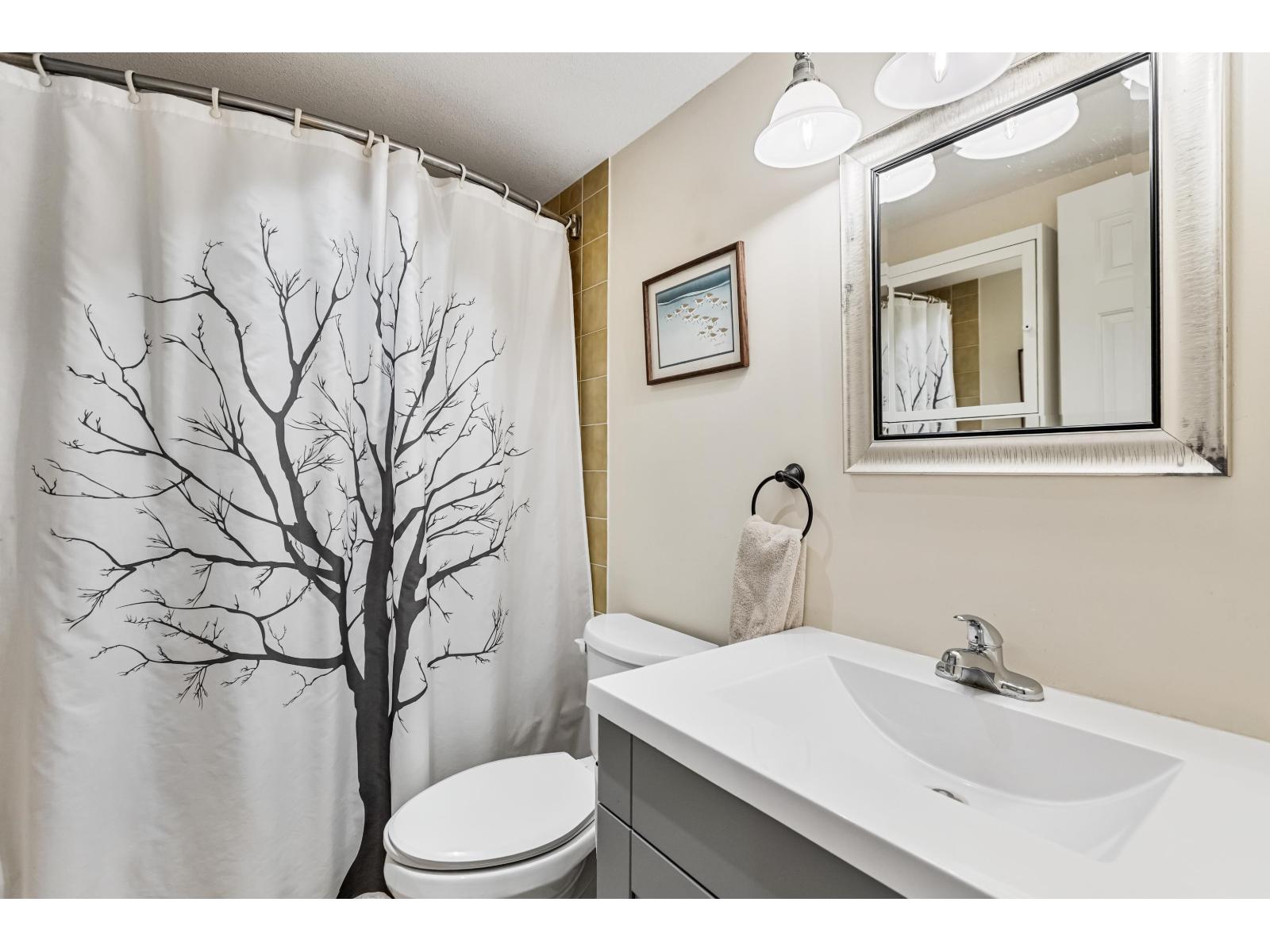 204 1458 BLACKWOOD STREET, White Rock