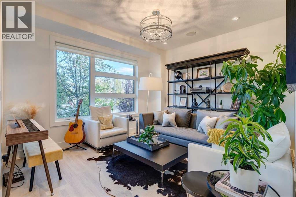 Single Family House for Sale in   Street NW Parkdale Calgary 