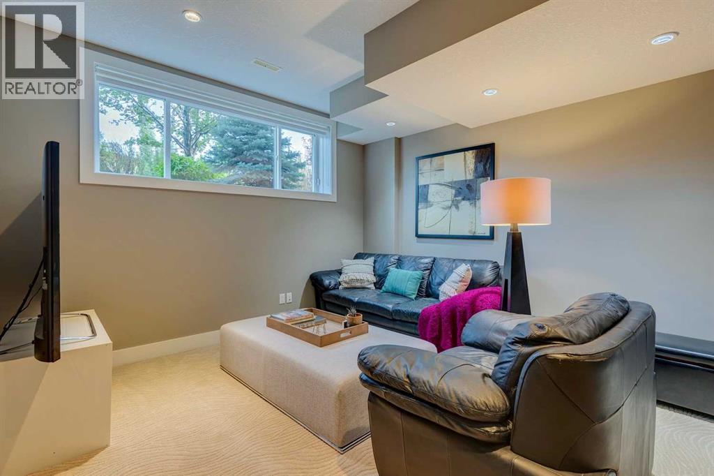 Single Family House for Sale in   Street NW Parkdale Calgary 