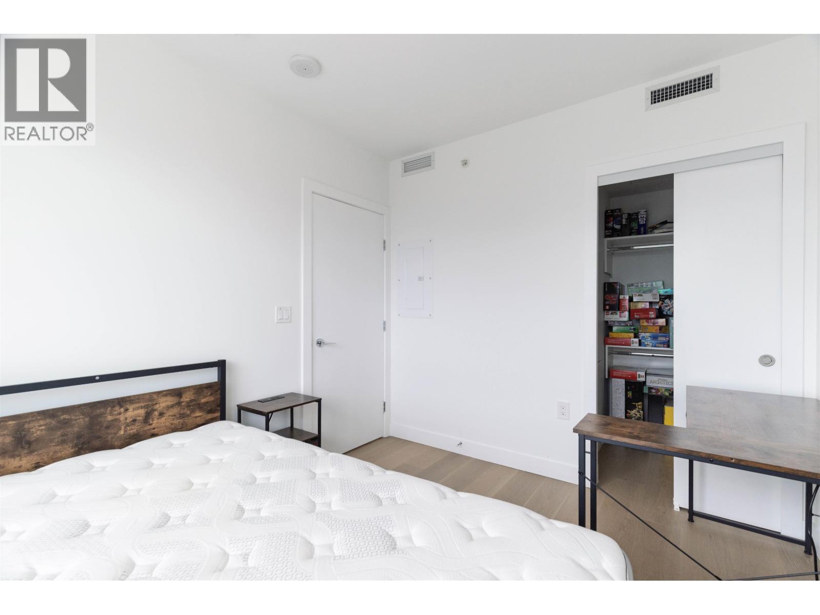 1204 5766 GILBERT Road - photo 2