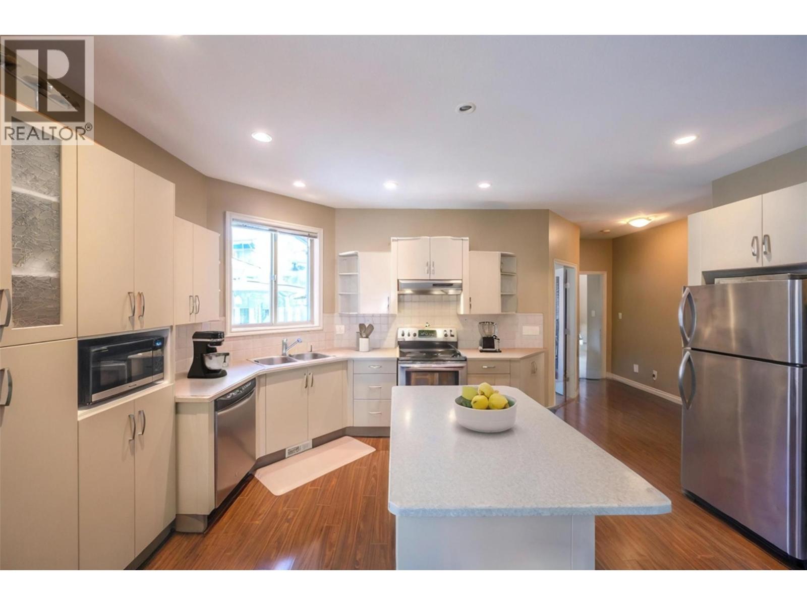 6679 OXBOW Crescent, Oliver