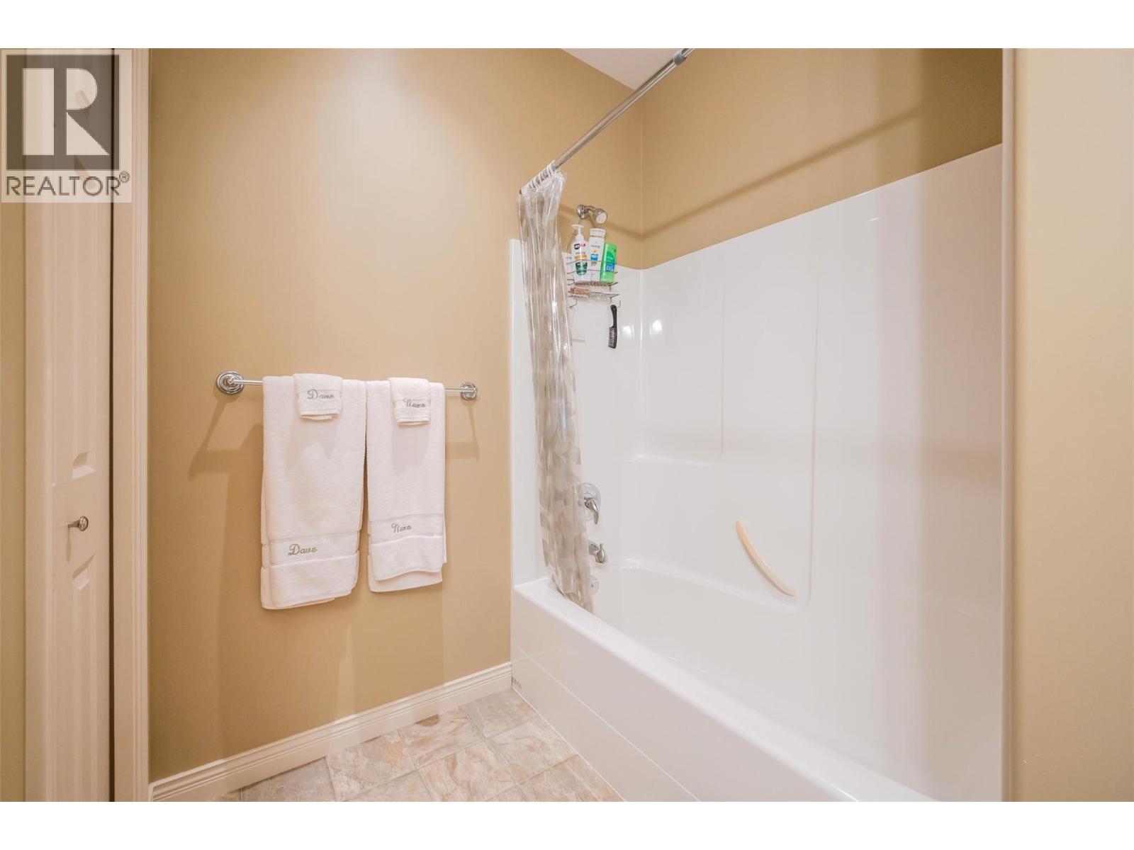 6679 OXBOW Crescent, Oliver