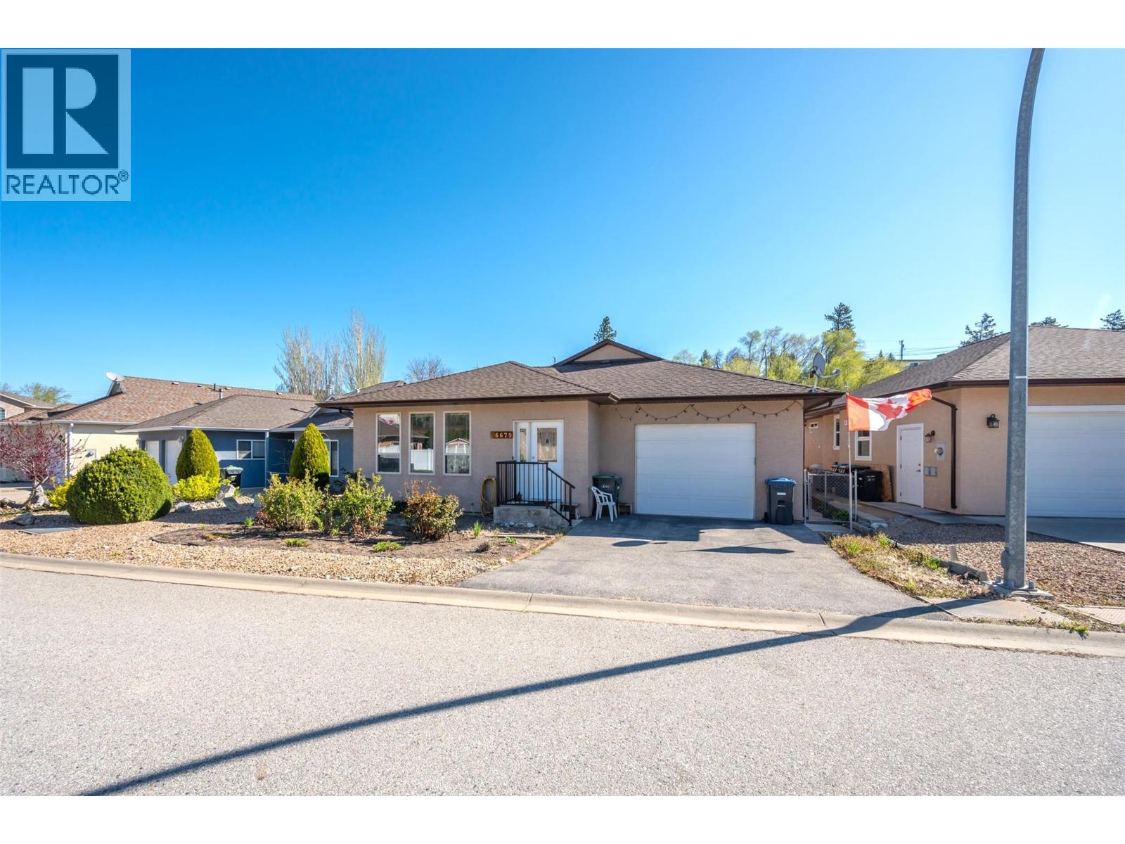 6679 OXBOW Crescent, Oliver