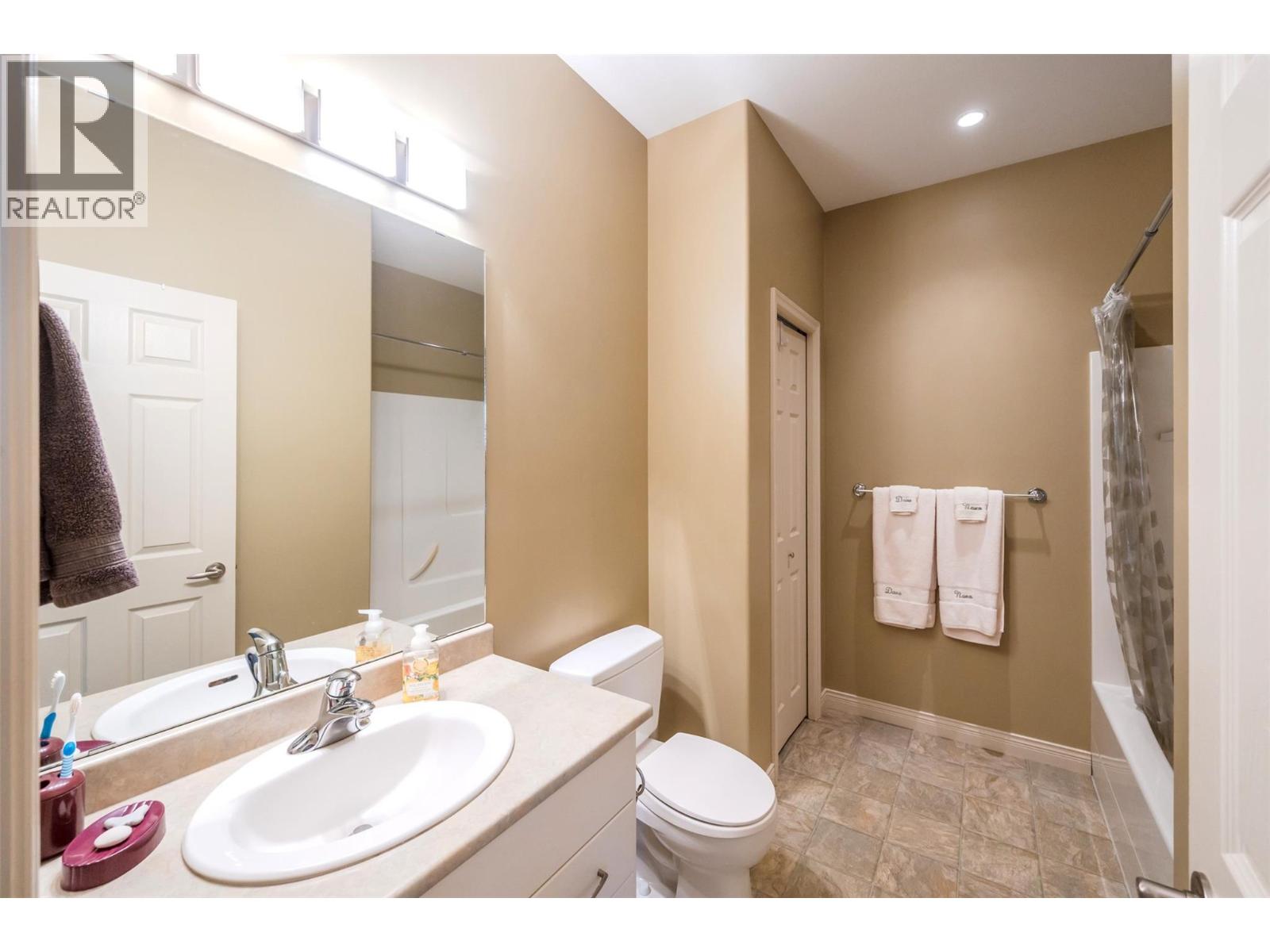 6679 OXBOW Crescent, Oliver