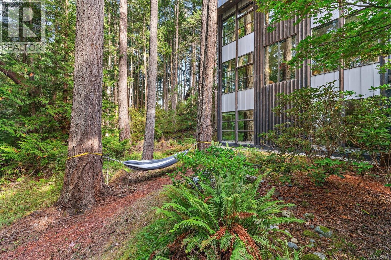 1457 Howcrest Rd, North Saanich