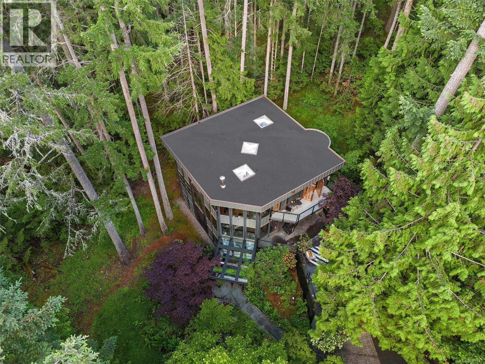 1457 Howcrest Rd, North Saanich