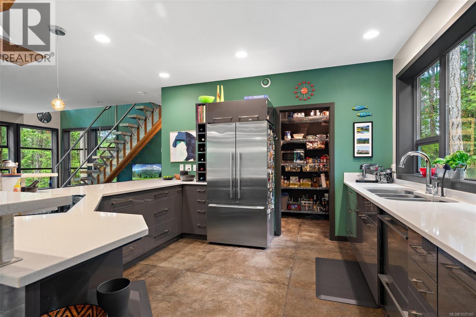 1457 Howcrest Rd, North Saanich