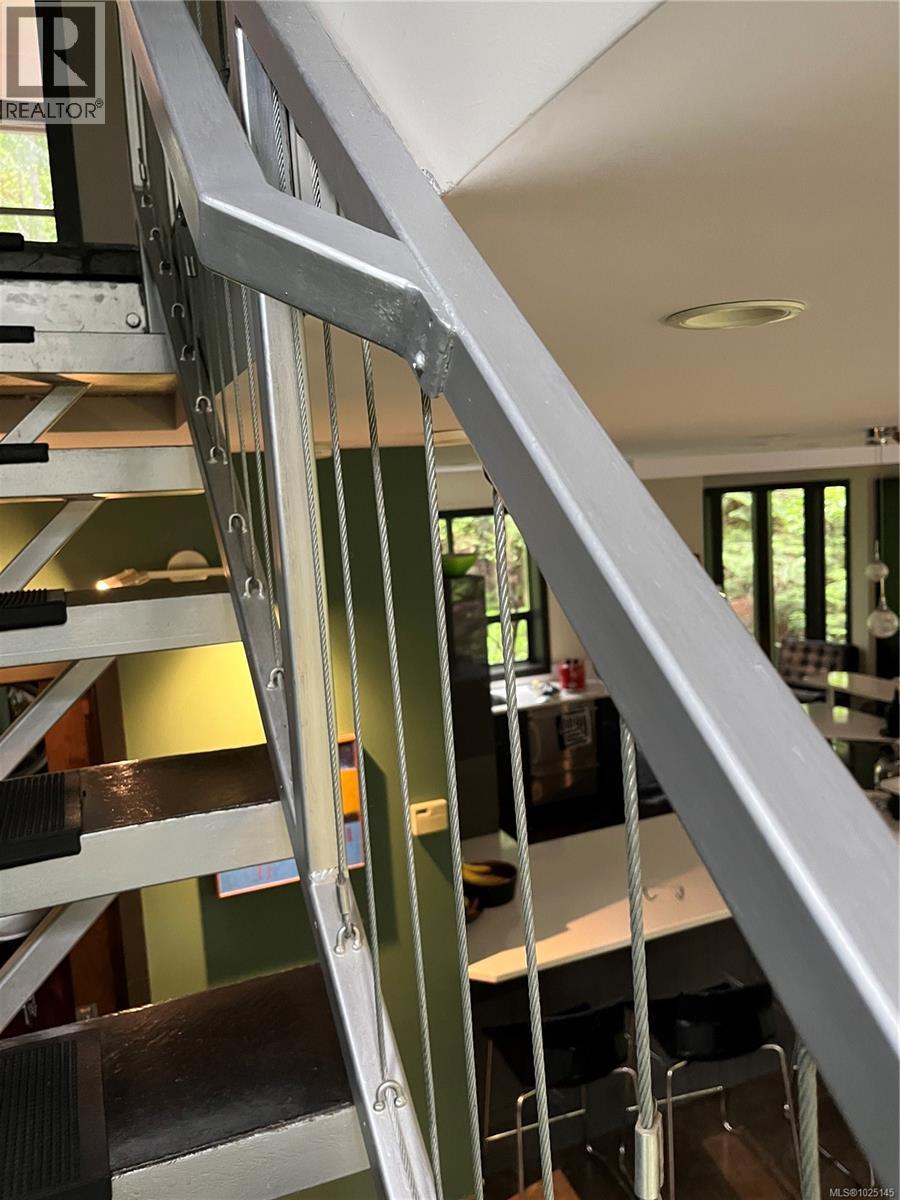 1457 Howcrest Rd, North Saanich