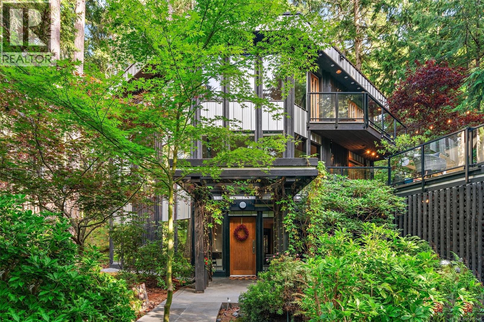 1457 Howcrest Rd, North Saanich