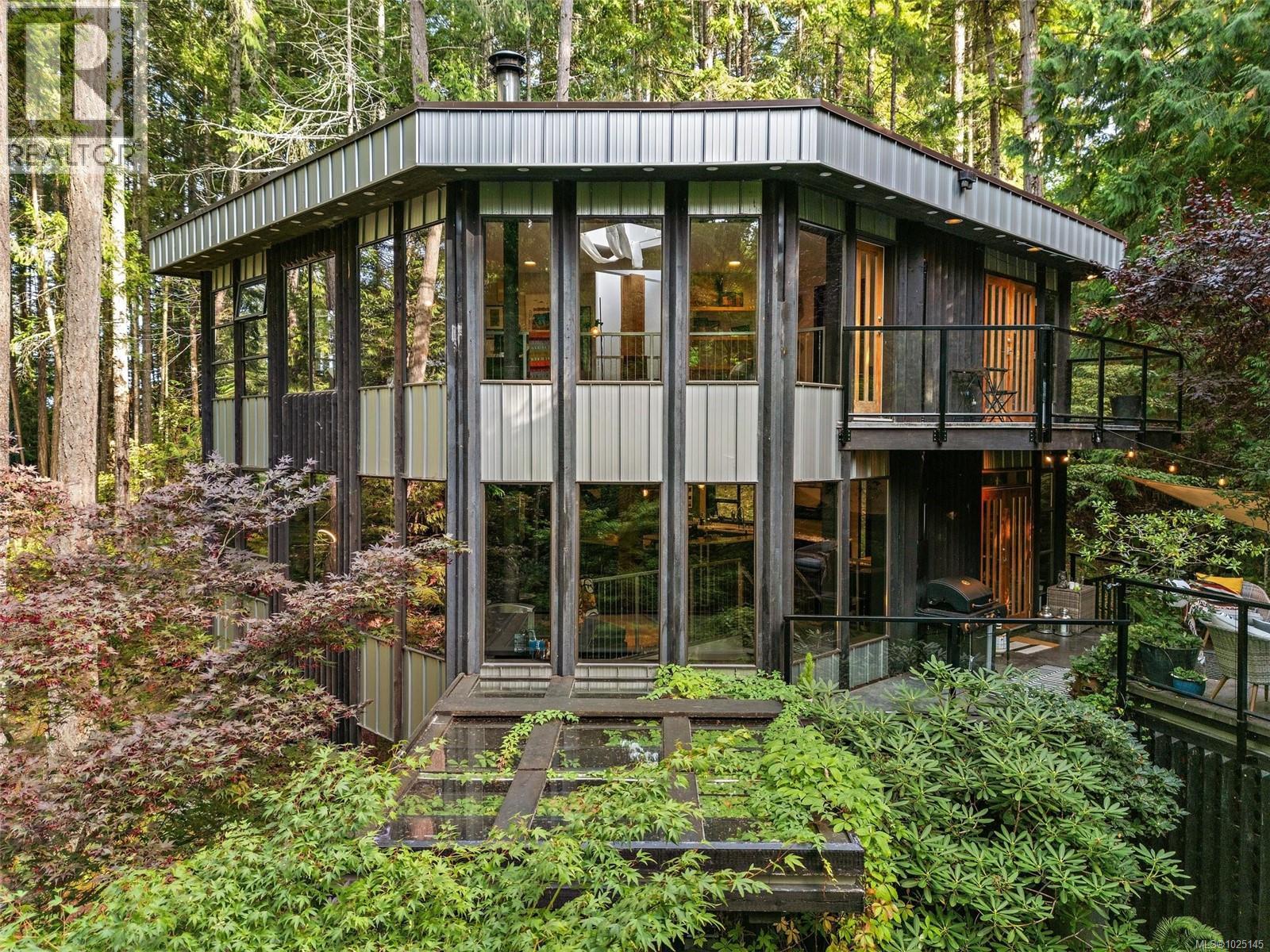 1457 Howcrest Rd, North Saanich