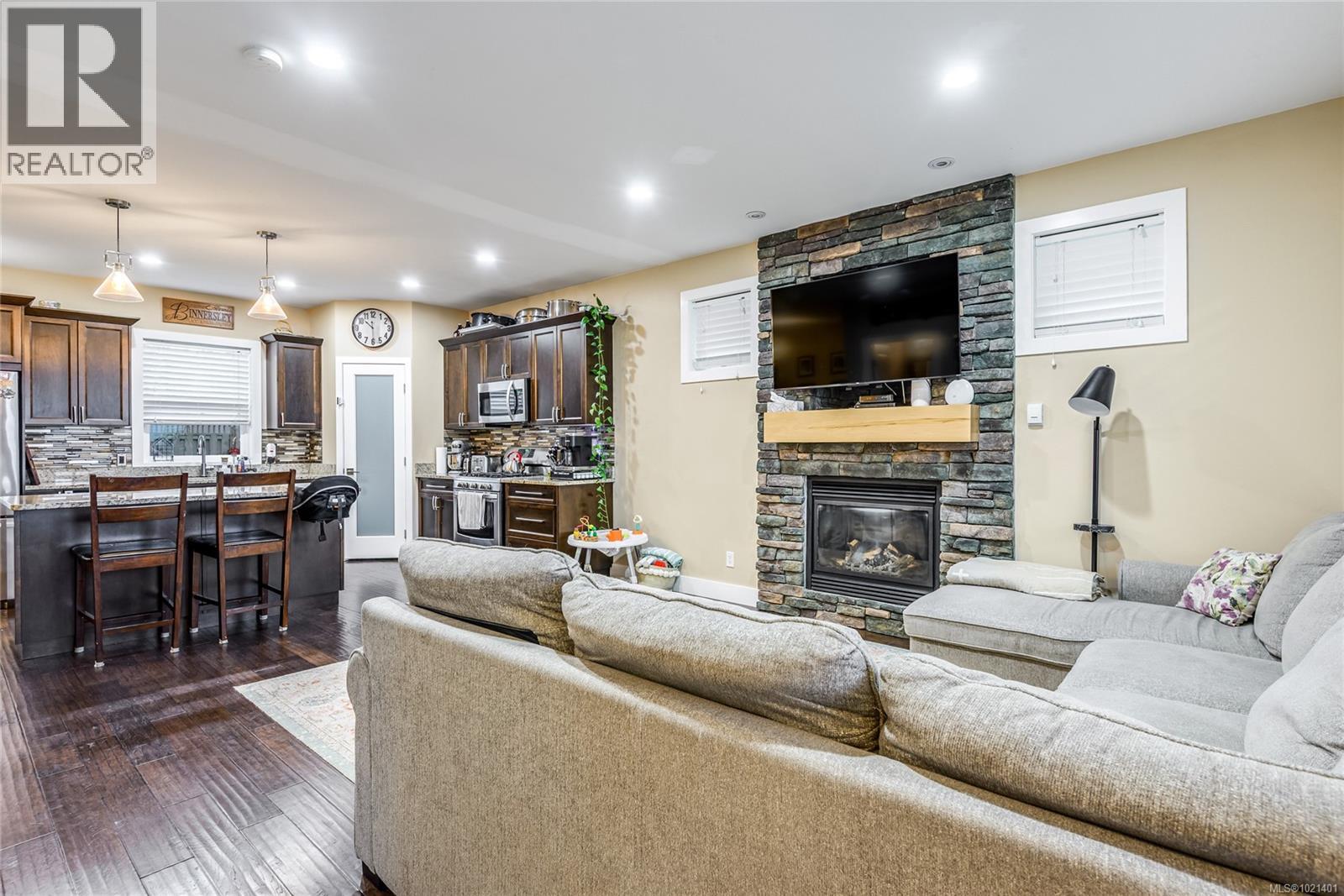 698 Eagle View Pl, Campbell River