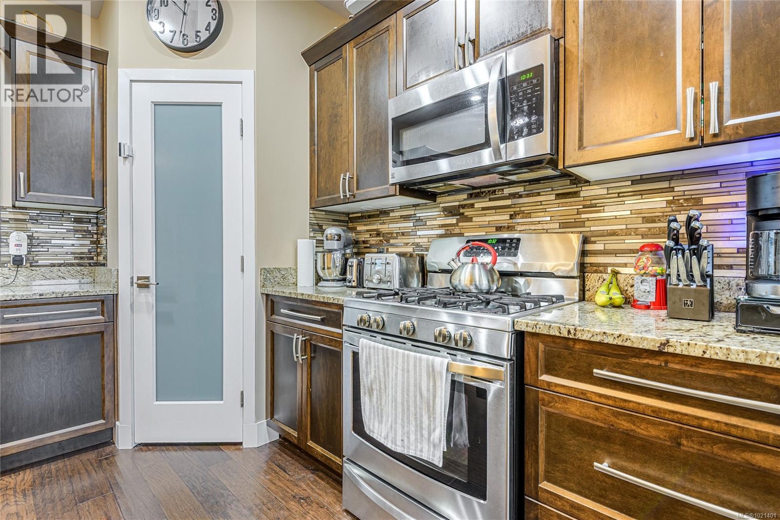 698 Eagle View Pl, Campbell River