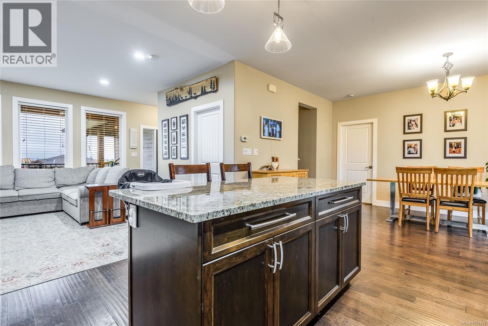 698 Eagle View Pl, Campbell River