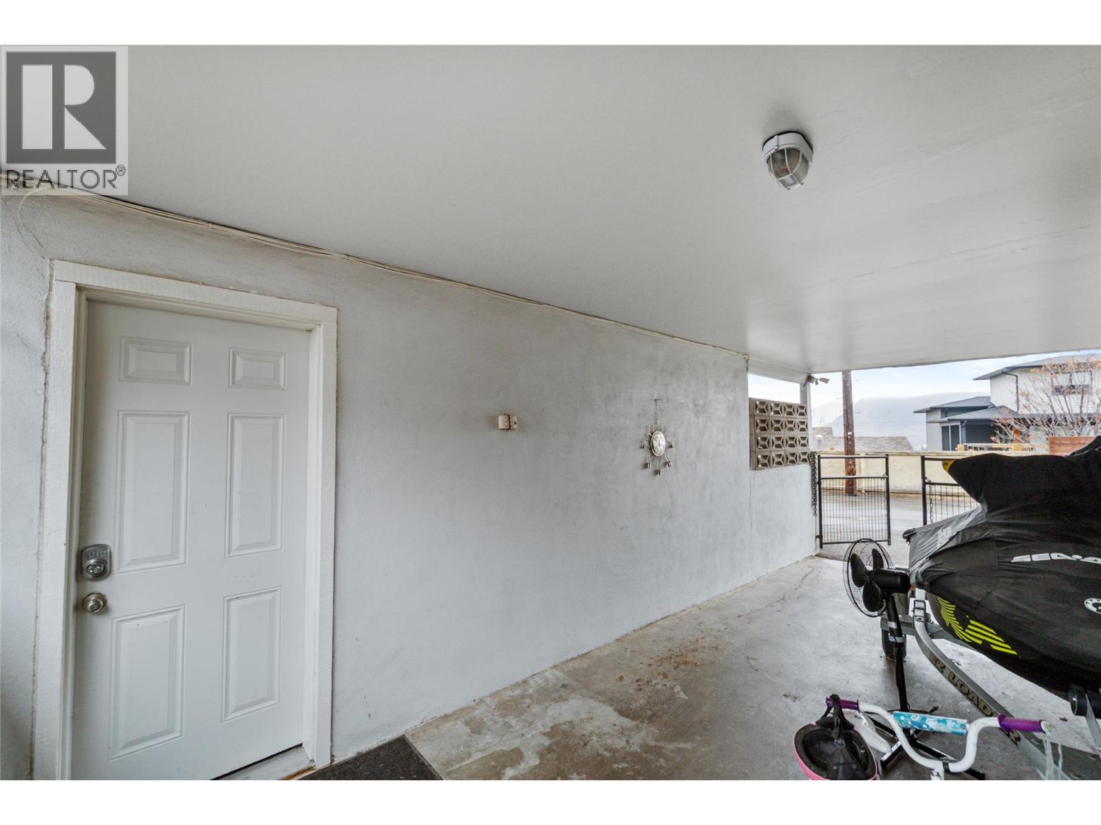 1515 ROBINSON Crescent, Kamloops