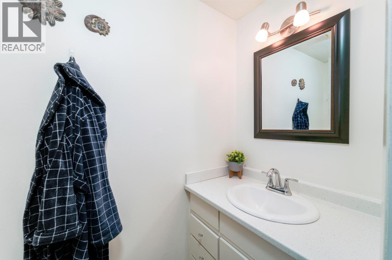 1515 ROBINSON Crescent, Kamloops