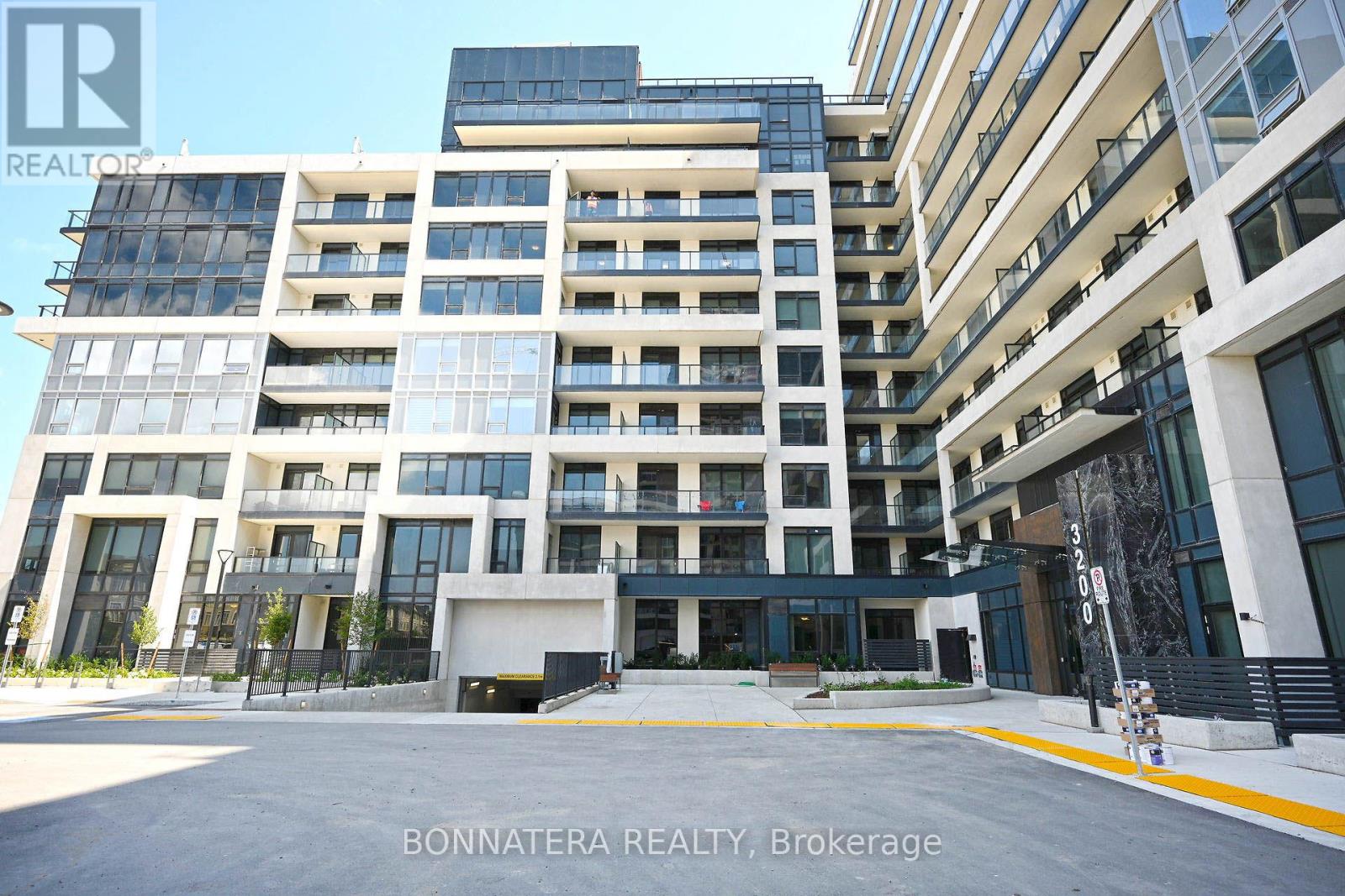 3200 William Coltson Unit 626 photo 2