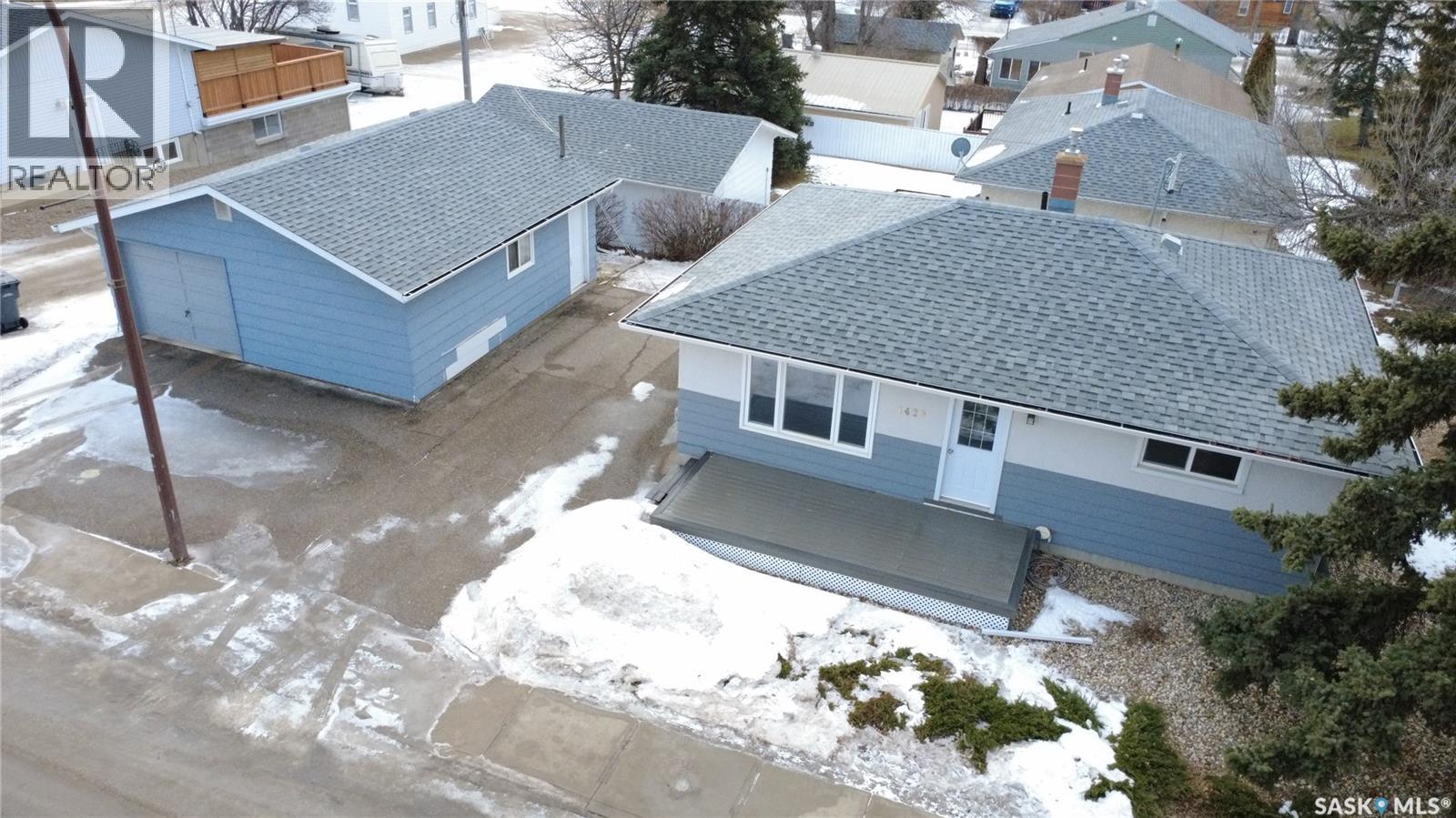Single Family House Bungalow for Sale in  Chaplin STREET E Swift Current 
