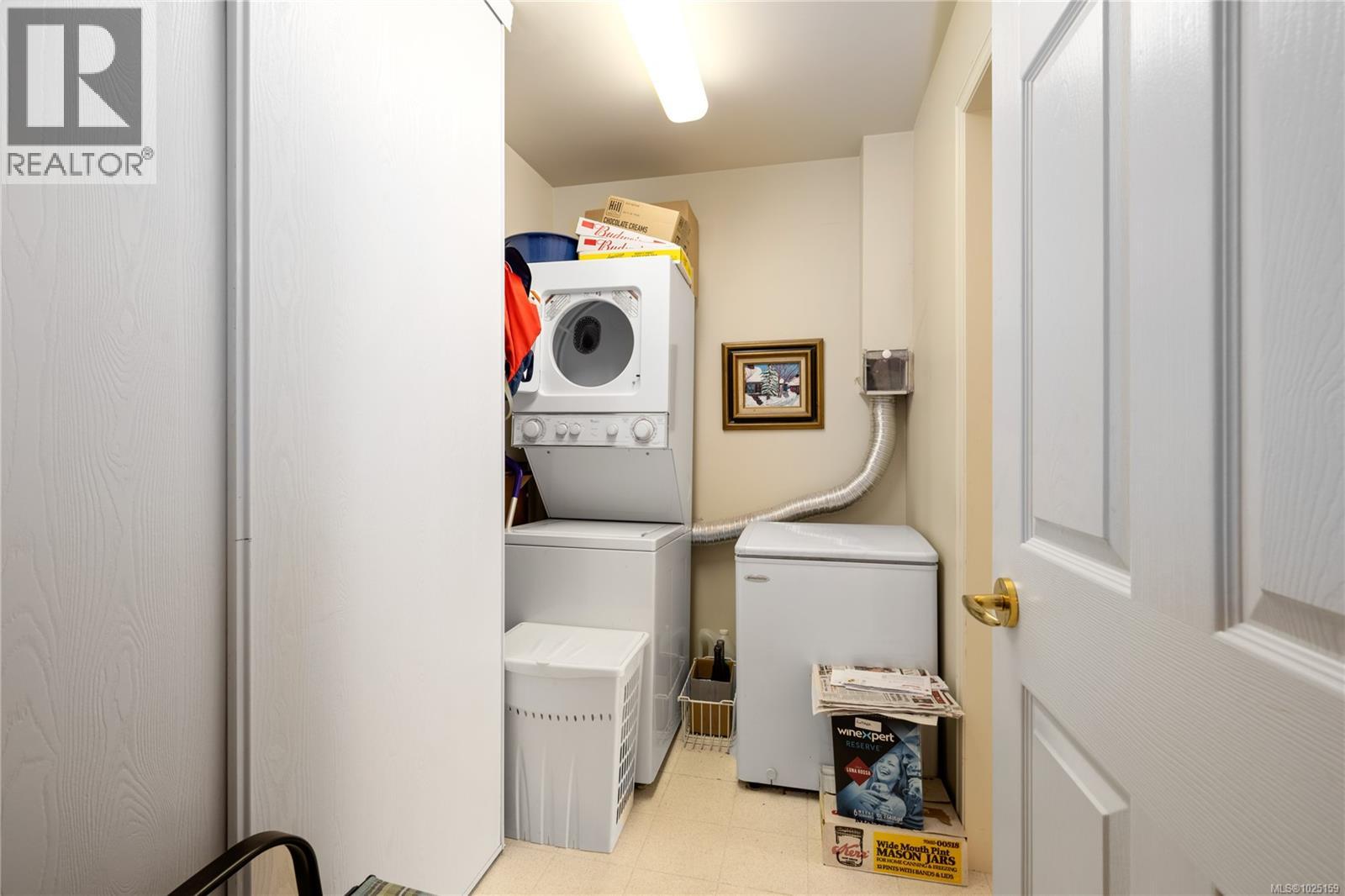 #201 5620 EDGEWATER LANE - 16