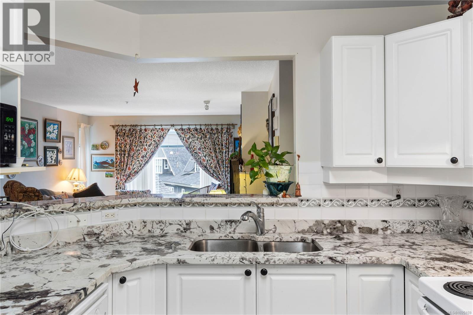 #201 5620 EDGEWATER LANE - 8