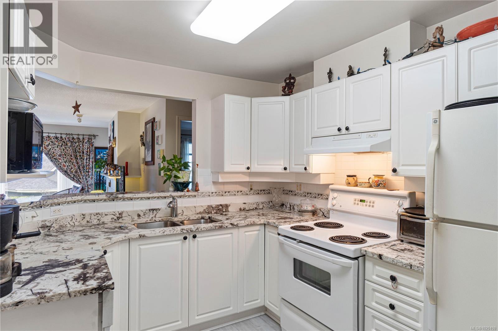 #201 5620 EDGEWATER LANE - 9