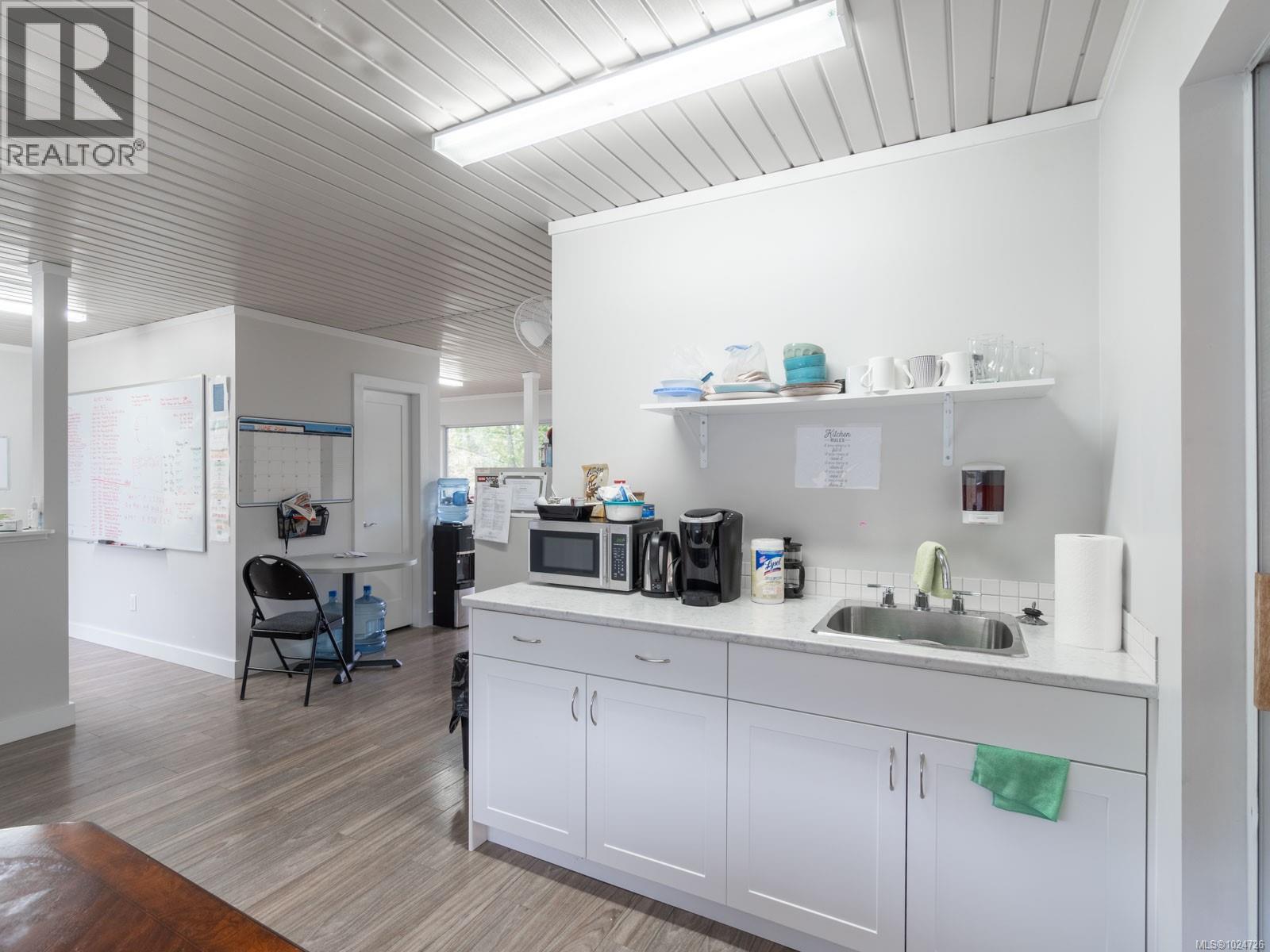 2116 Alberni Hwy, Errington