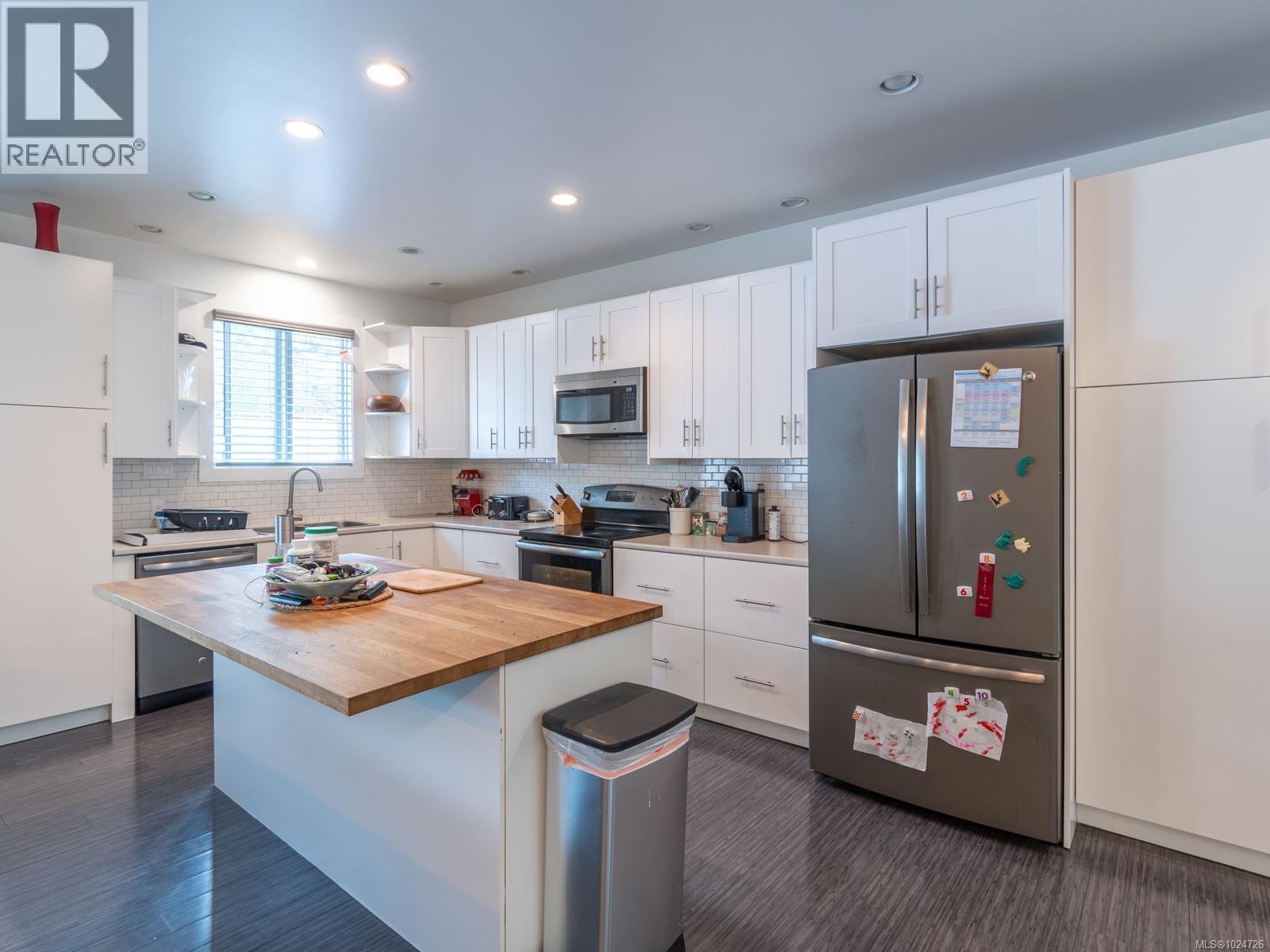 2116 Alberni Hwy, Errington