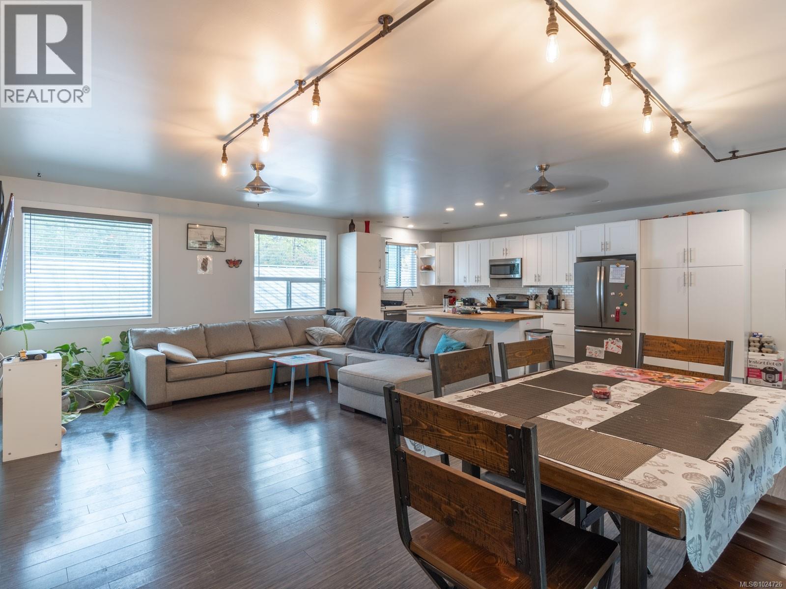 2116 Alberni Hwy, Errington