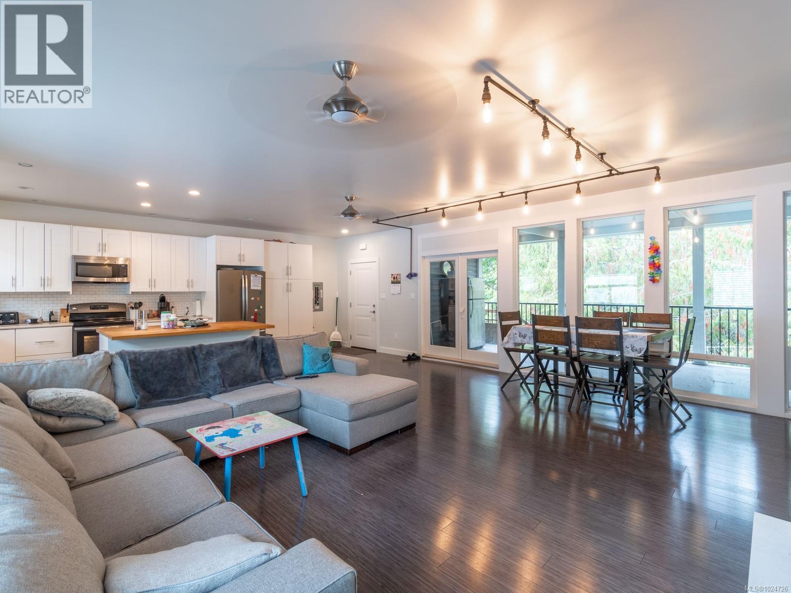 2116 Alberni Hwy, Errington