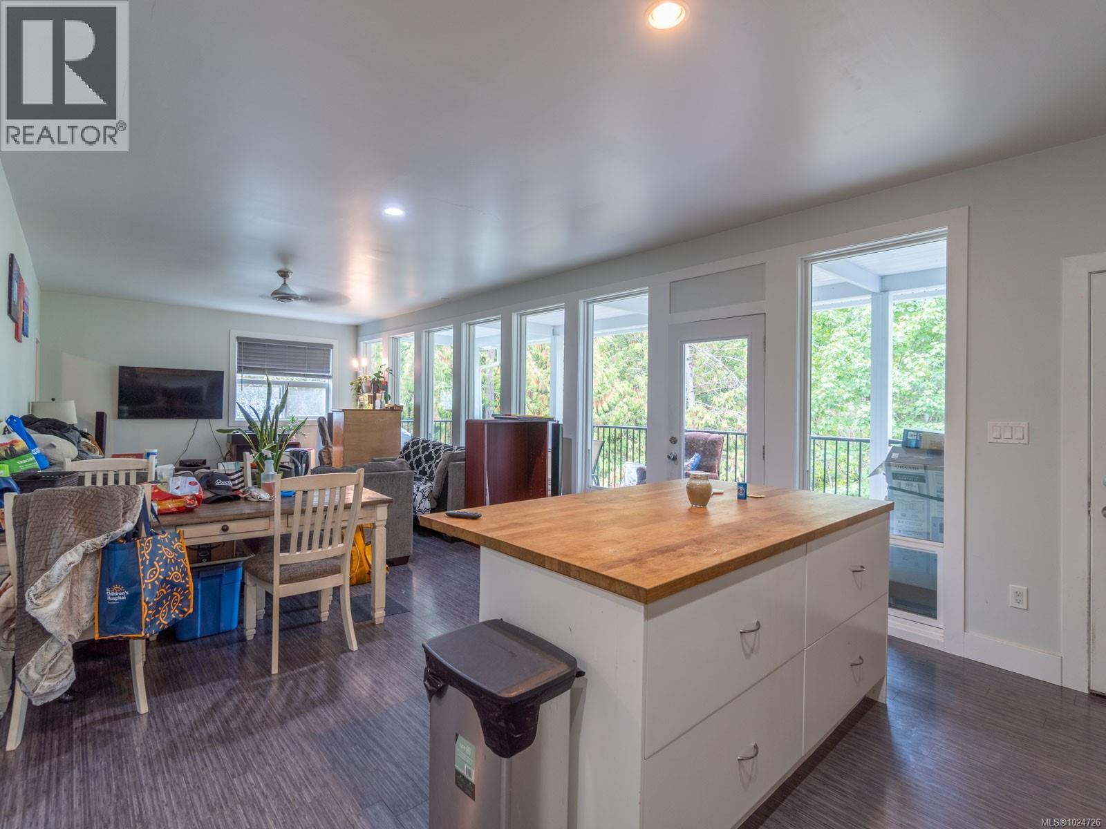 2116 Alberni Hwy, Errington