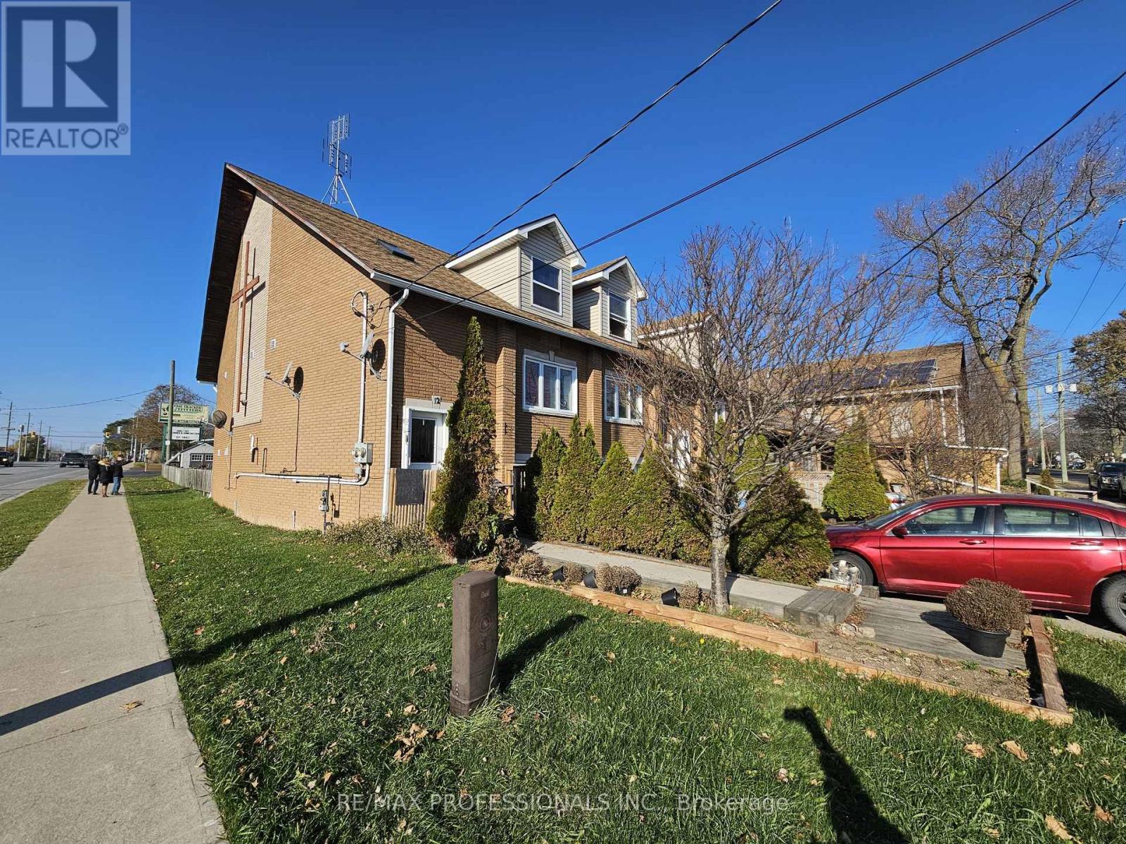 12 ERIE STREET - Photo 2 of 4, Port Colborne (Main Street), Ontario