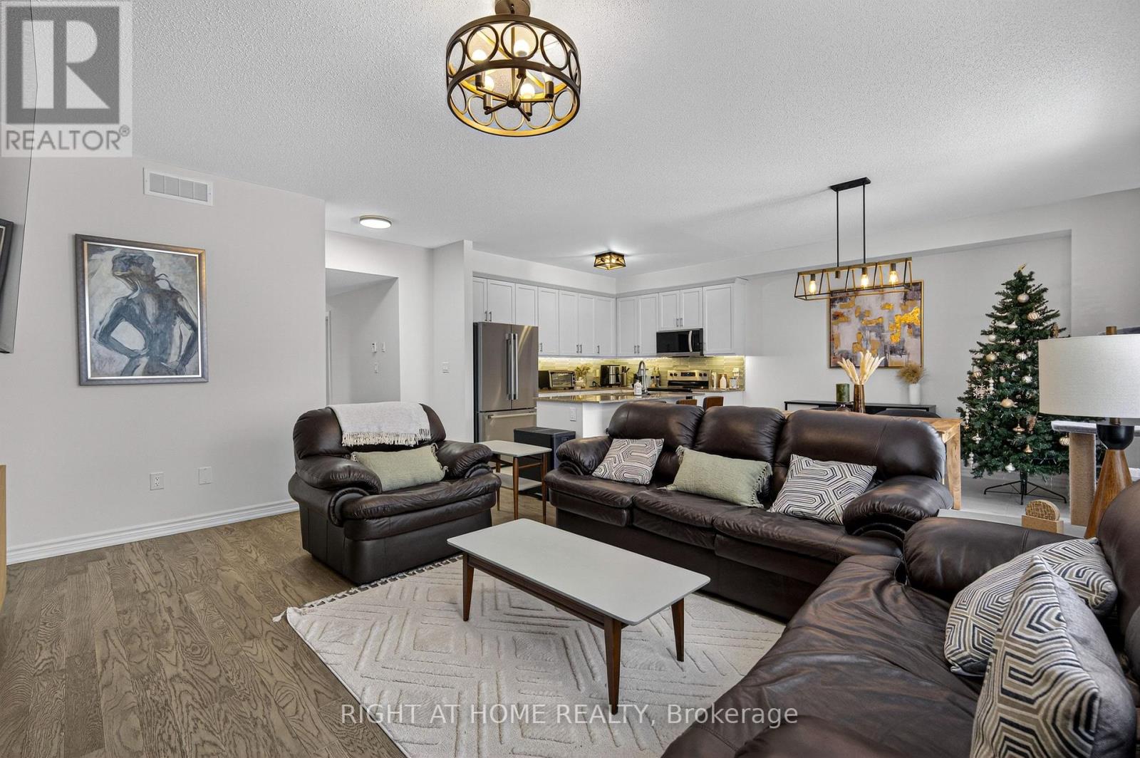 19 HILLCROFT WAY - 7