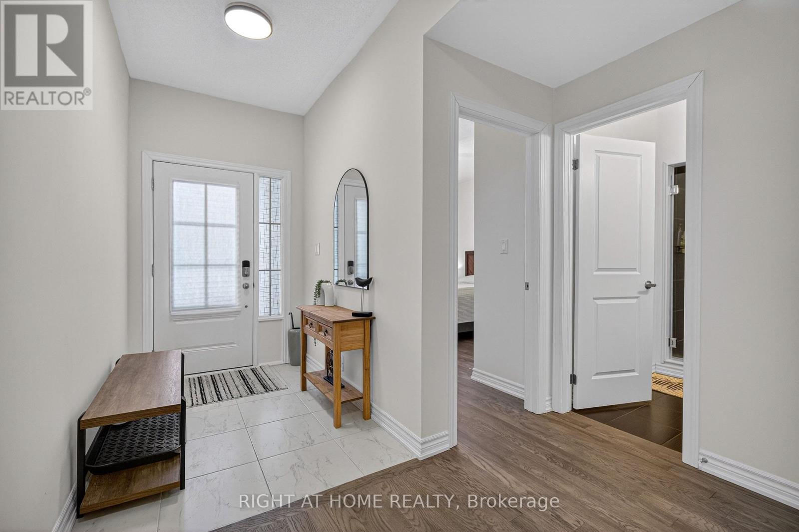 19 HILLCROFT WAY - 4