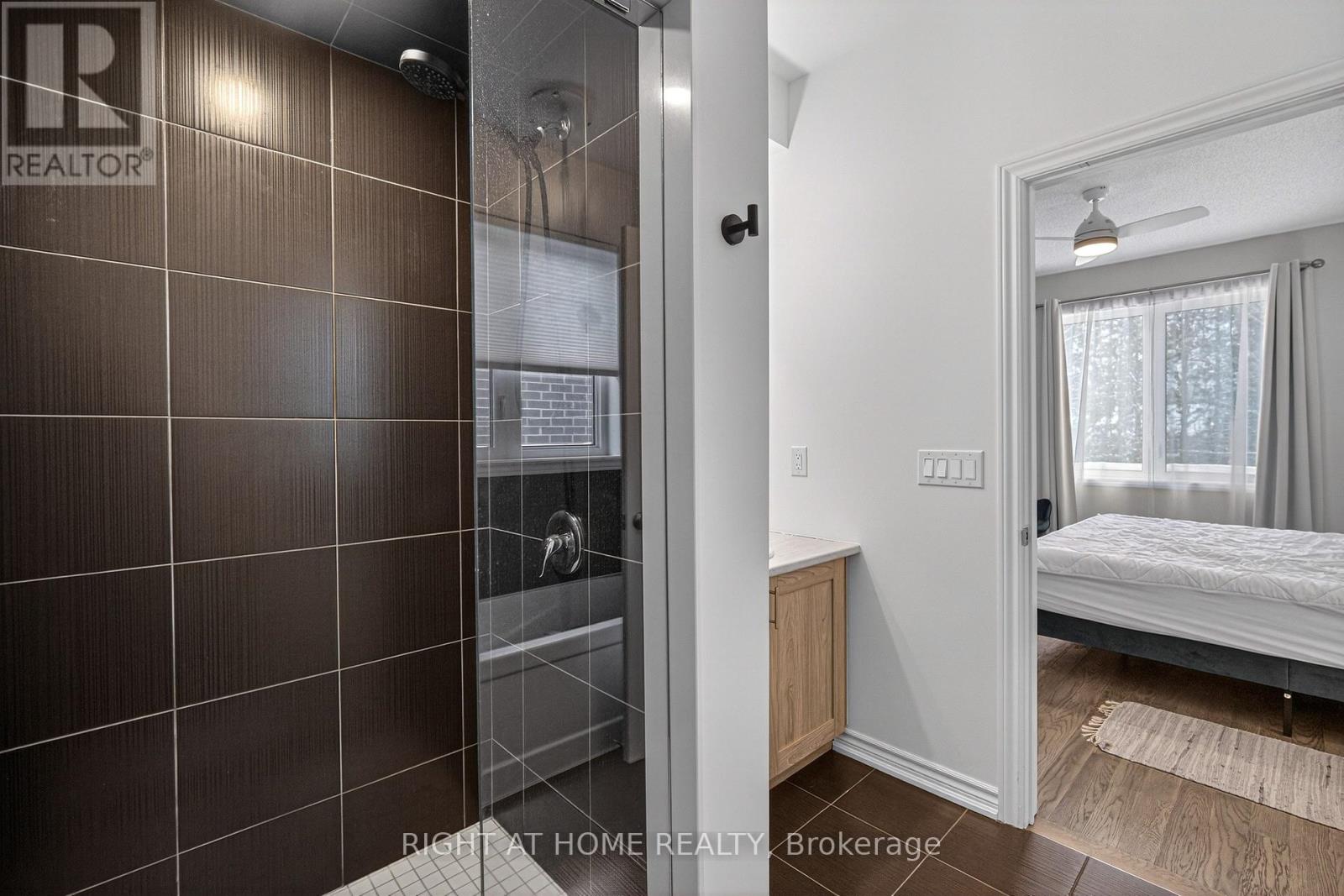 19 HILLCROFT WAY - 17
