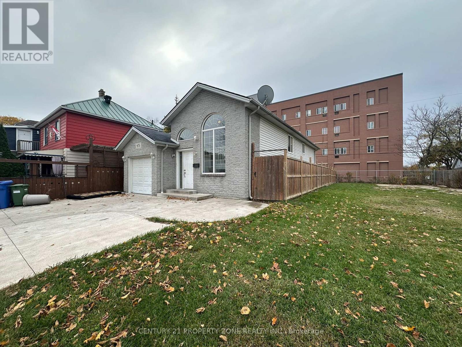 975 ALBERT ROAD - 2