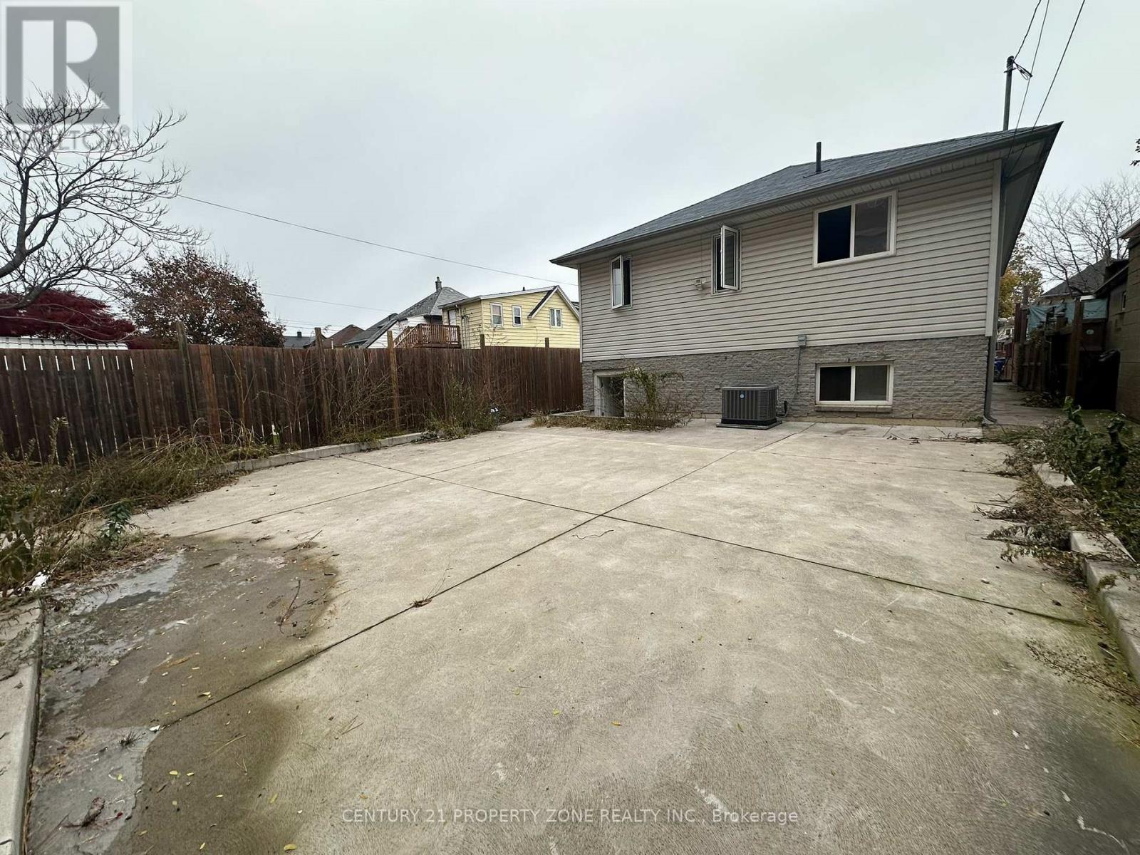 975 ALBERT ROAD - 18