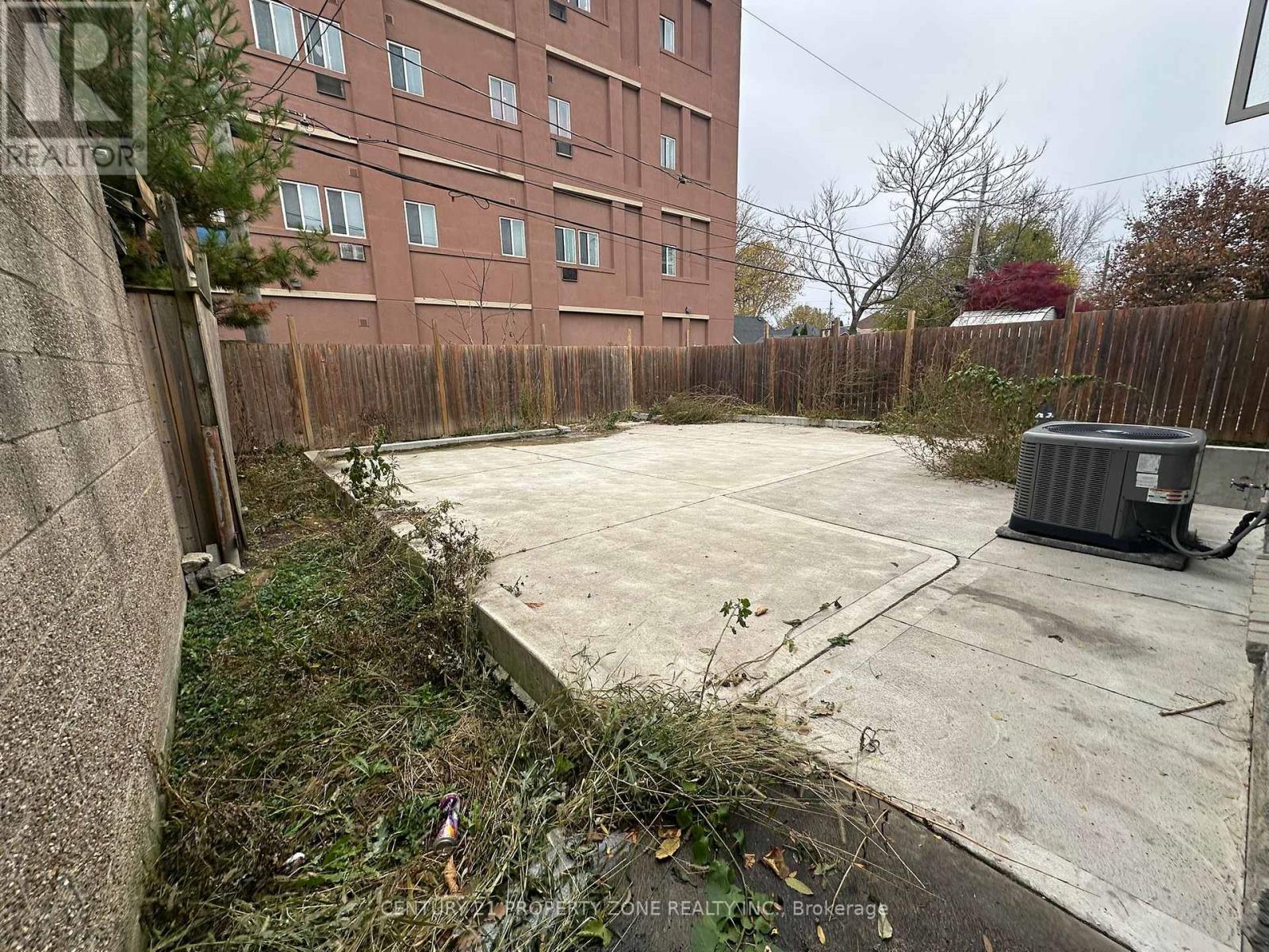 975 ALBERT ROAD - 19