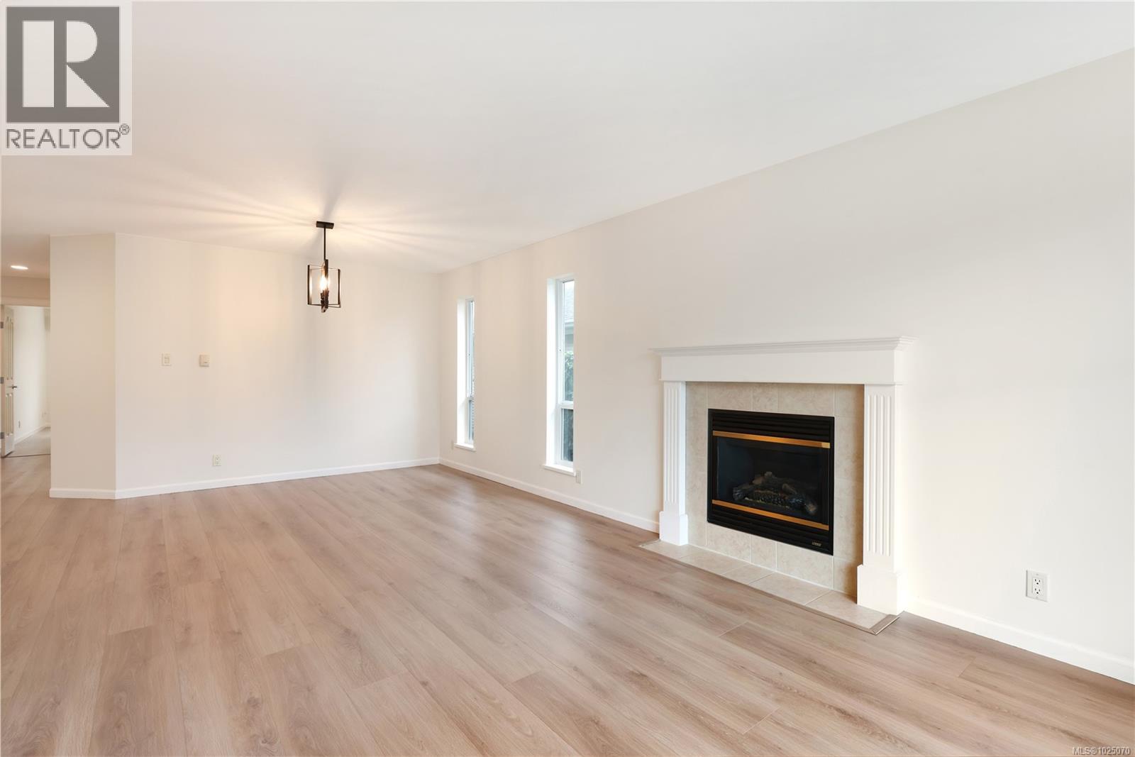 #132 1919 ST. ANDREWS PL - 15