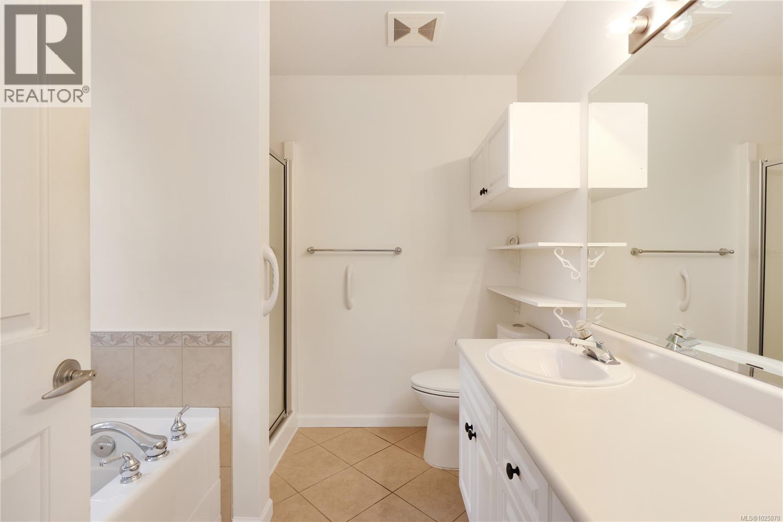 #132 1919 ST. ANDREWS PL - 20