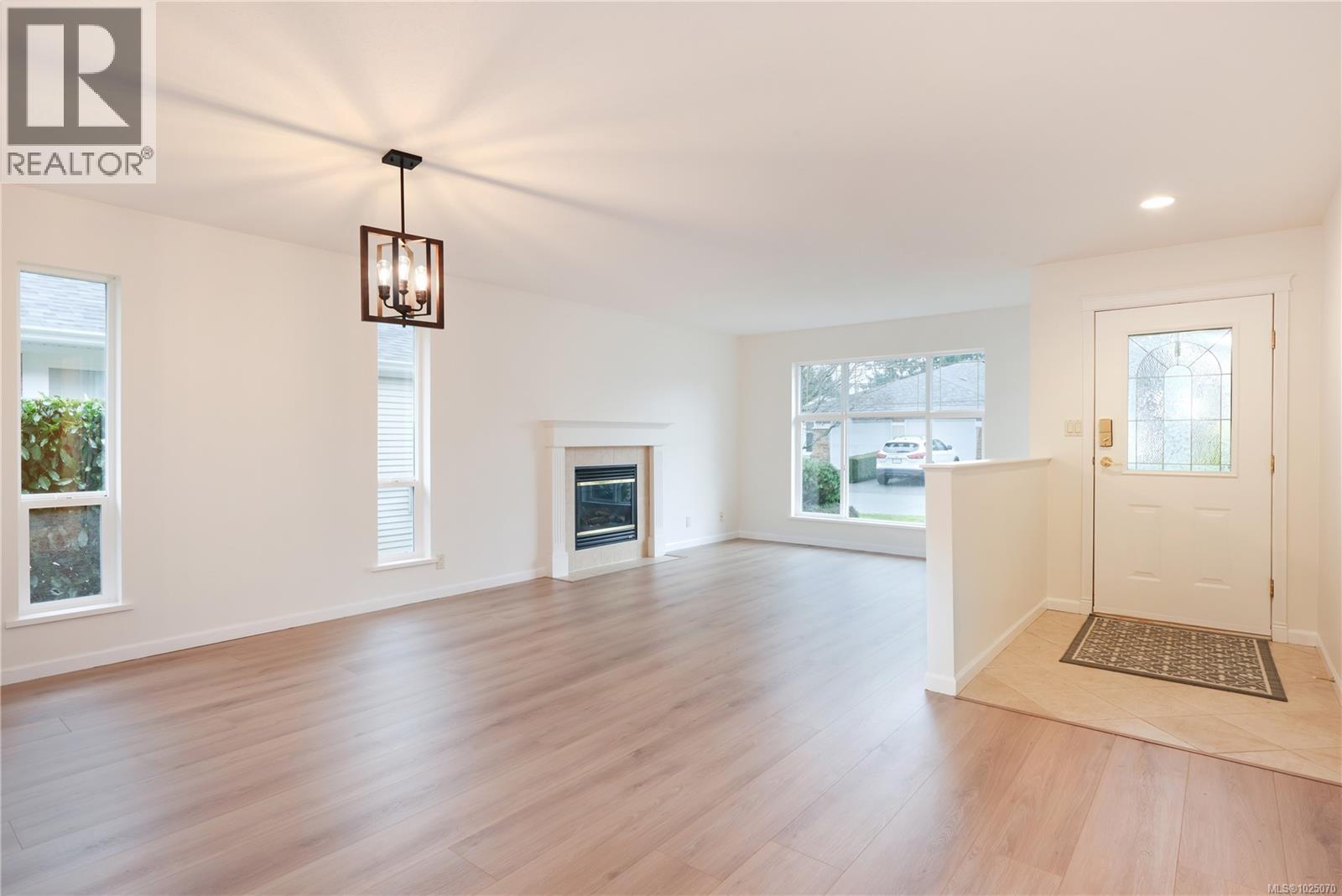 #132 1919 ST. ANDREWS PL - 14