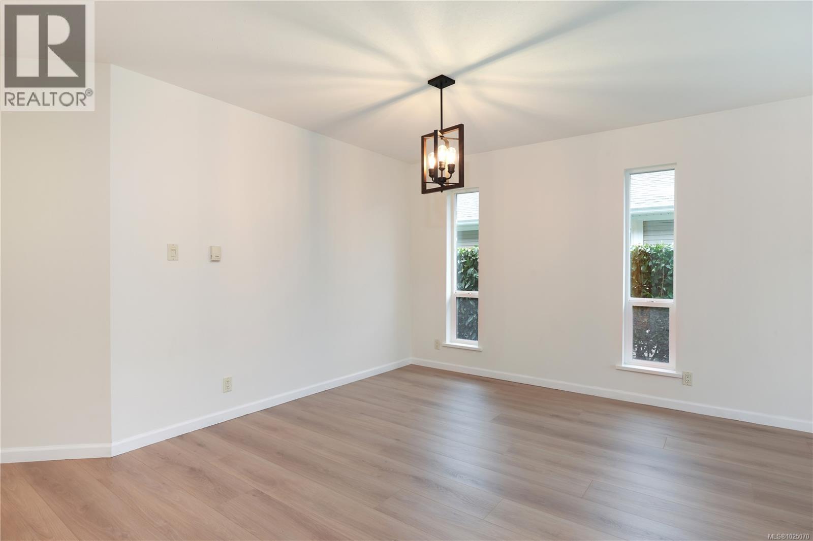 #132 1919 ST. ANDREWS PL - 30