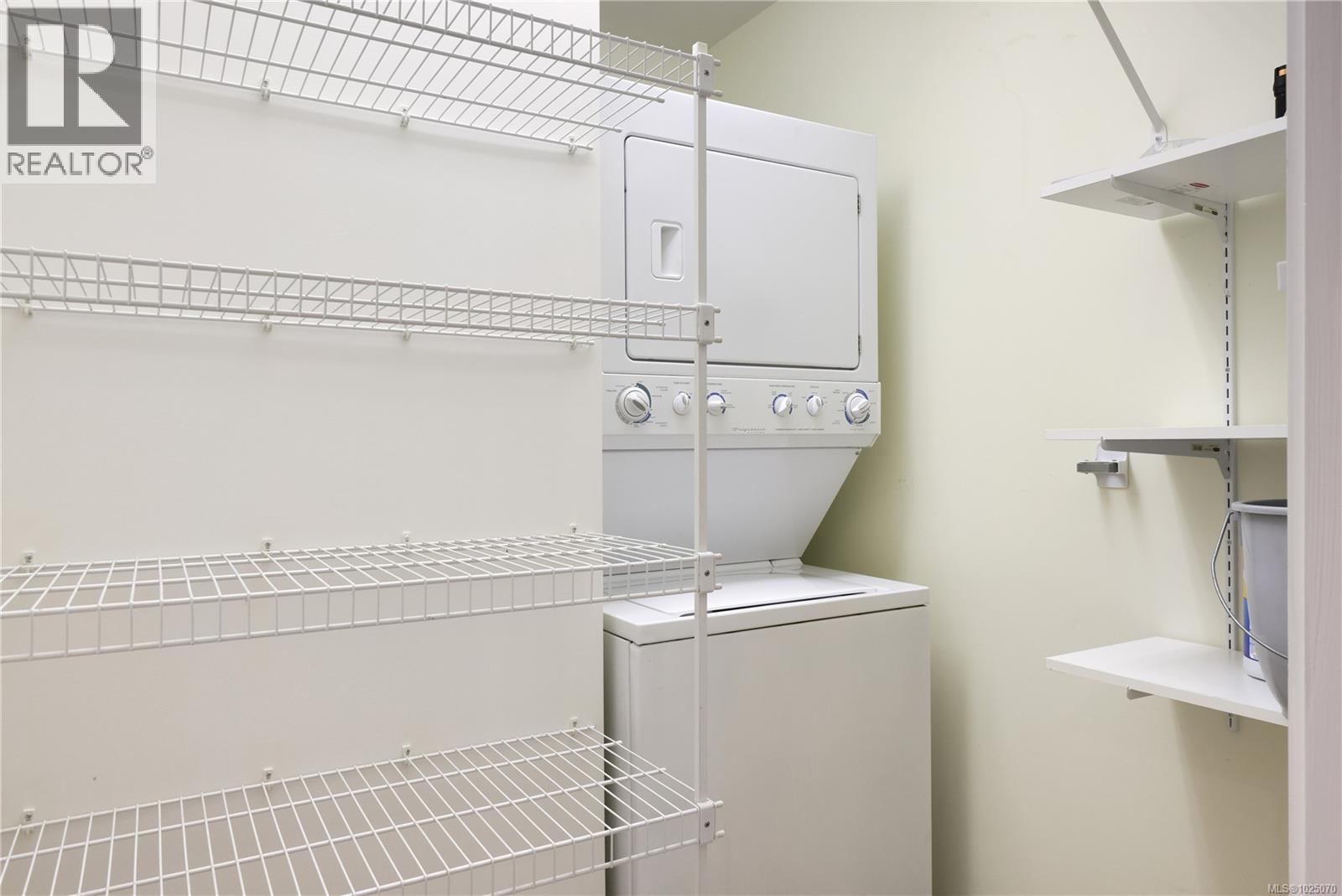 #132 1919 ST. ANDREWS PL - 35