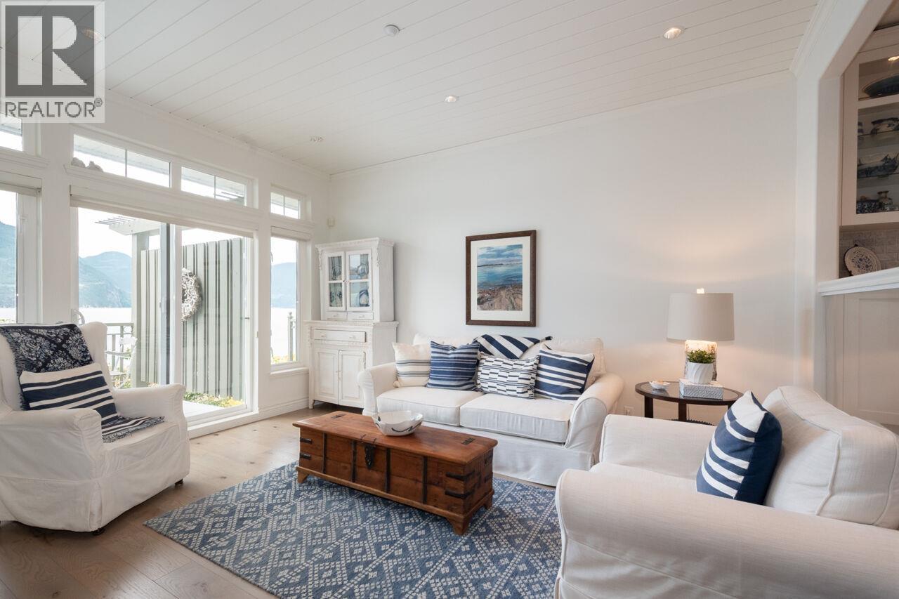 9 BEACH DRIVE, Furry Creek