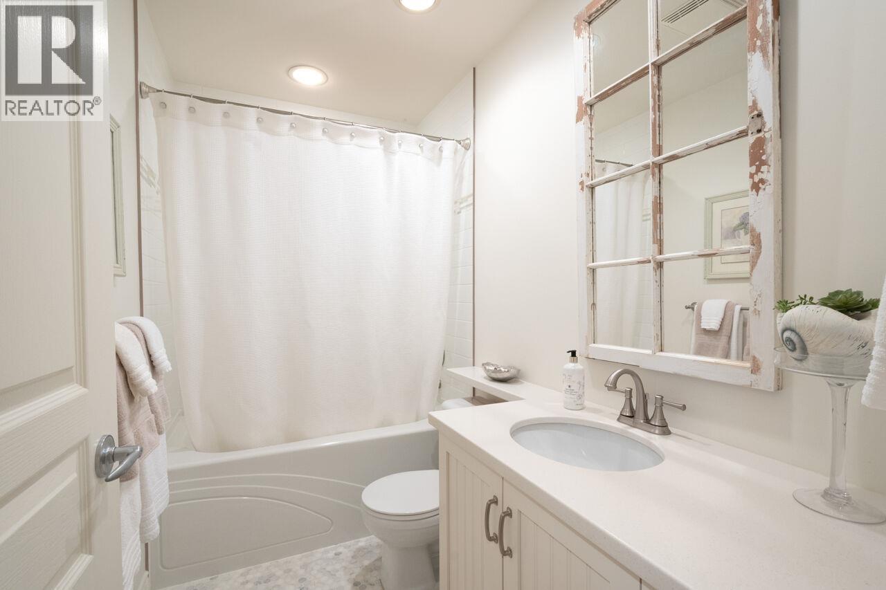 9 BEACH DRIVE, Furry Creek