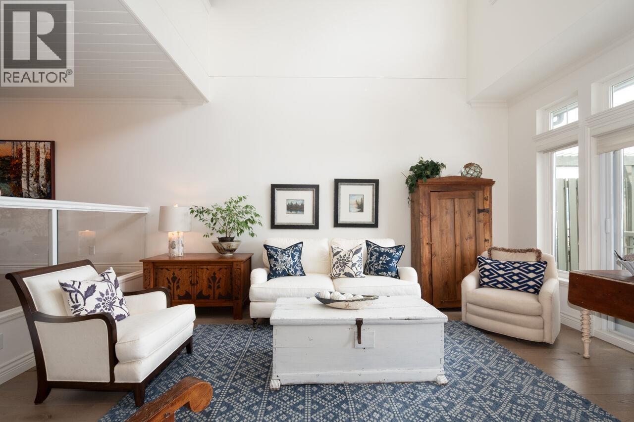 9 BEACH DRIVE, Furry Creek