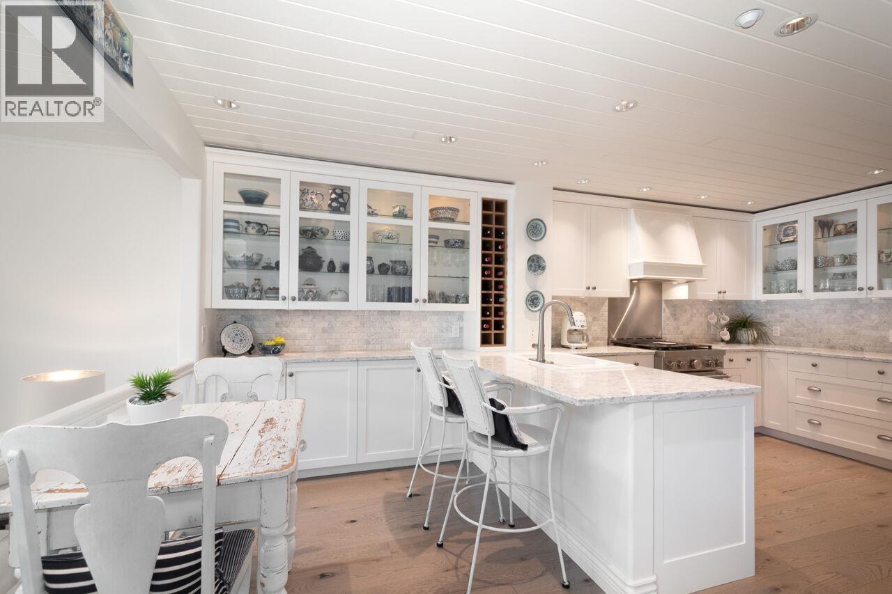 9 BEACH DRIVE, Furry Creek